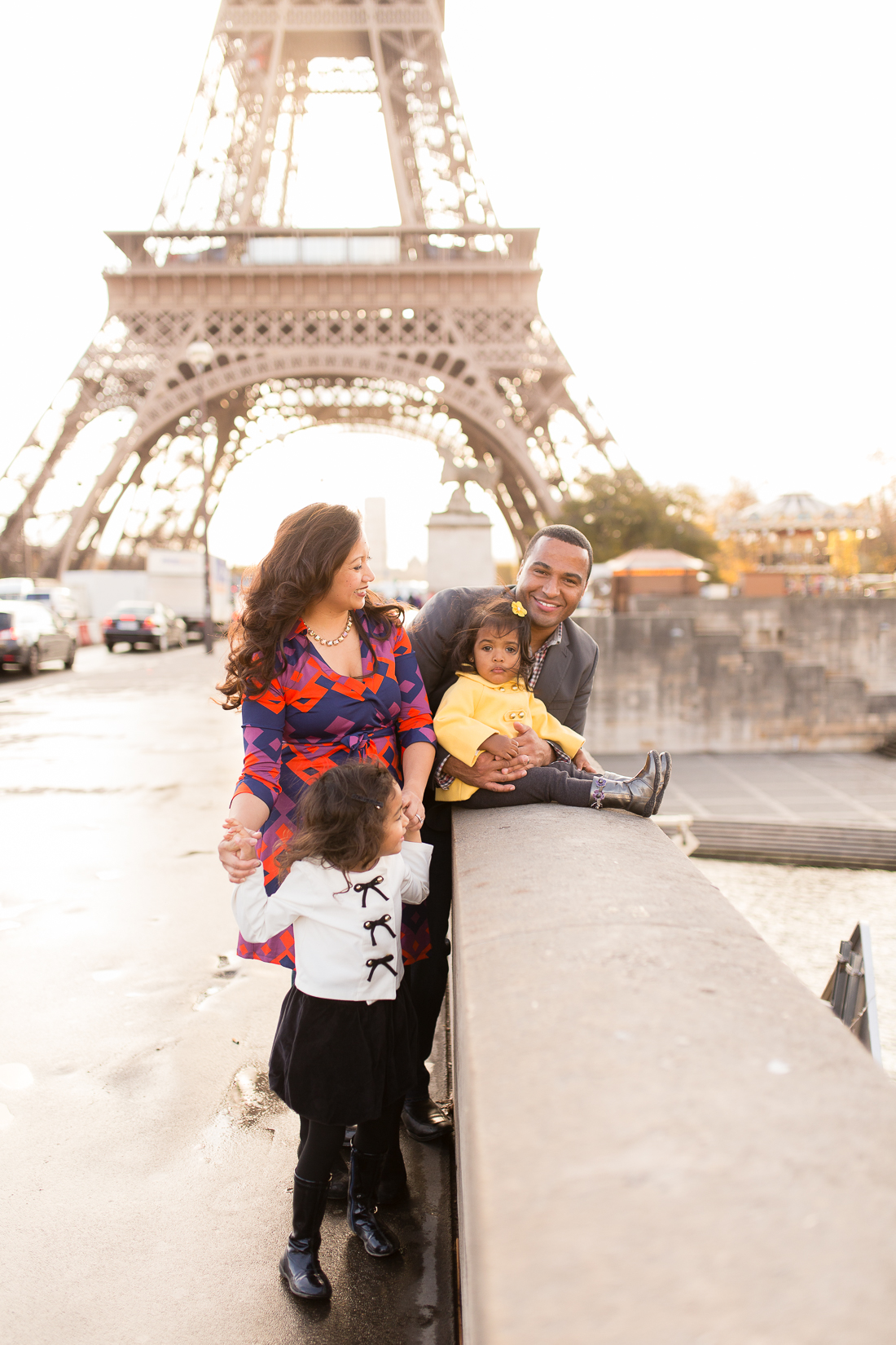 spring-fall-family-paris-eiffel-tower-photo-session-outfit-inspiratn-3
