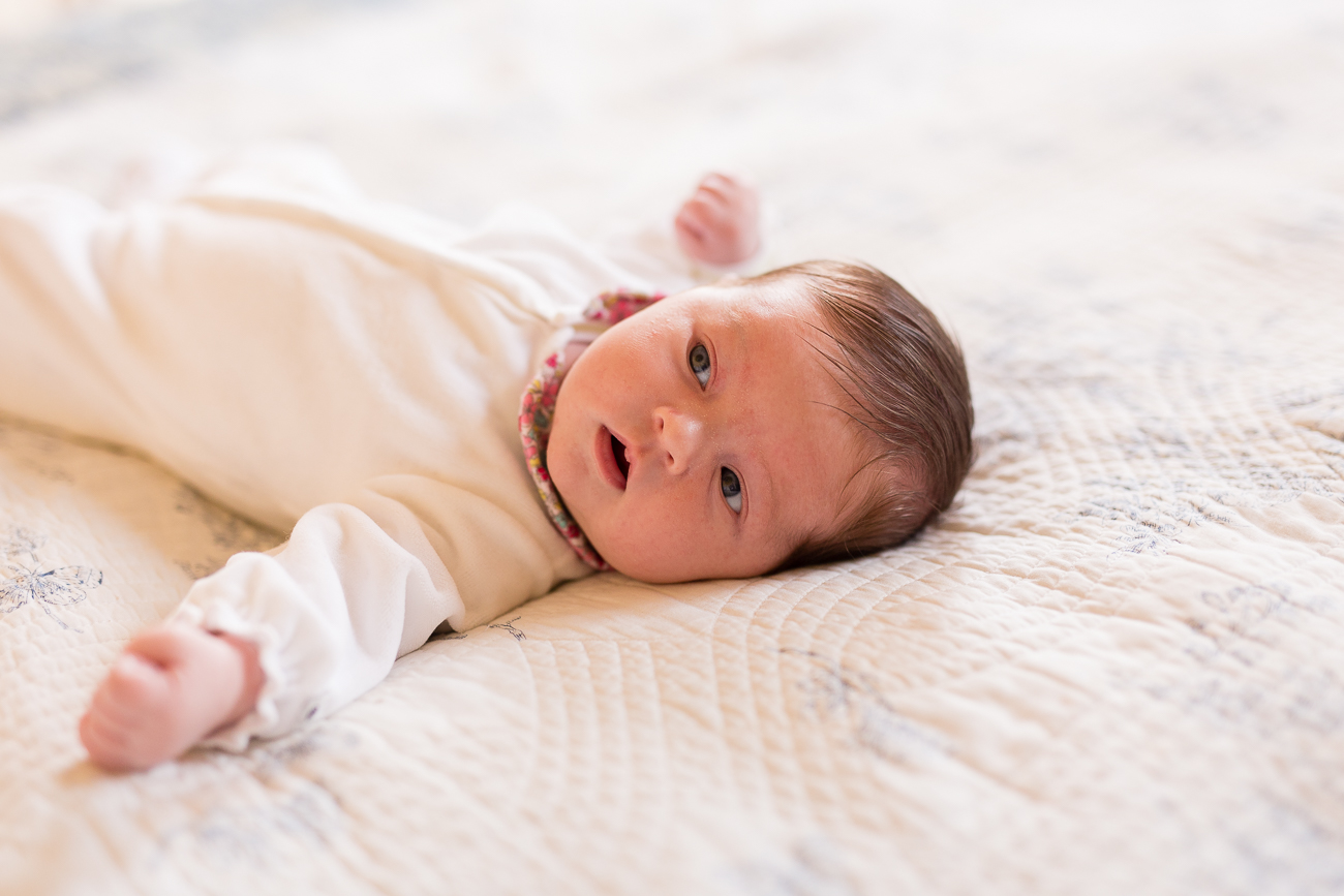 at-home-lifestyl-relaxed-large-family-newborn-photos-paris_005.jpg
