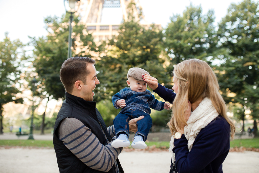 eiffel-tower-family-photo-session-paris-with-kids_009.jpg
