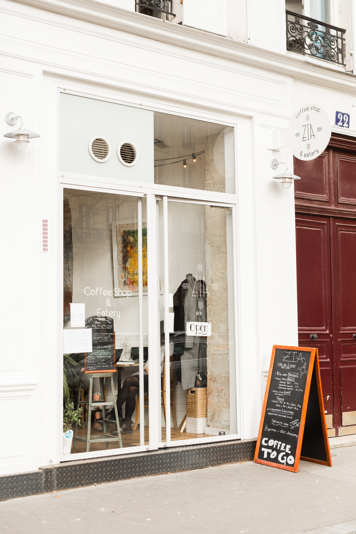 best-cafe-around-eiffel-tower-zia_006.jpg