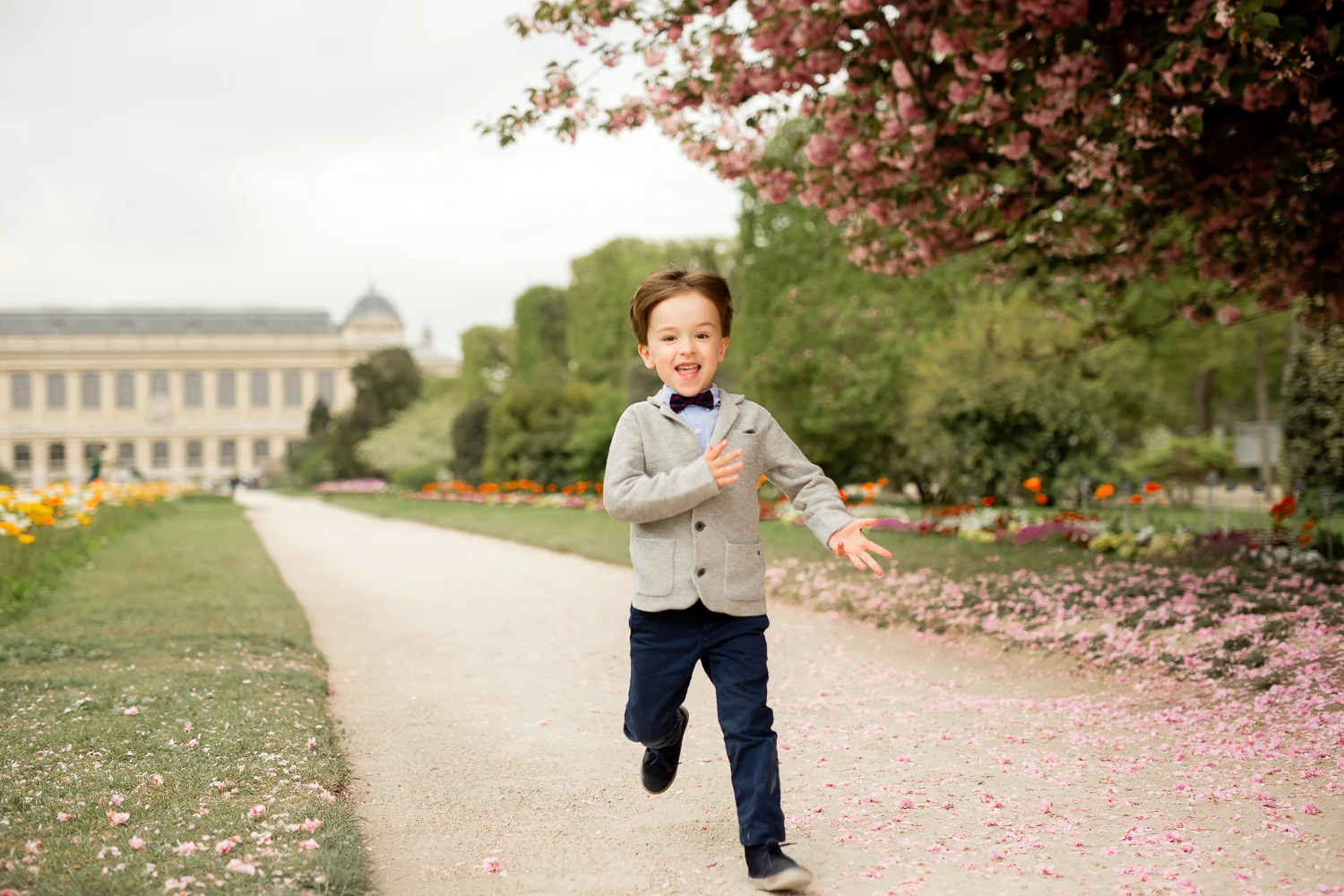where-to-find-cherry-blossoms-in-paris-family-photographer_002.jpg