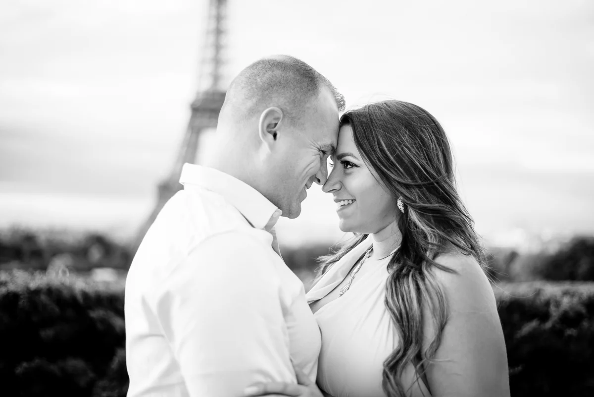 Romantic-Parisian-Photo-Session-Eiffel-Tower-Photographers,-Katie-Donnelly-Photography_002.jpg