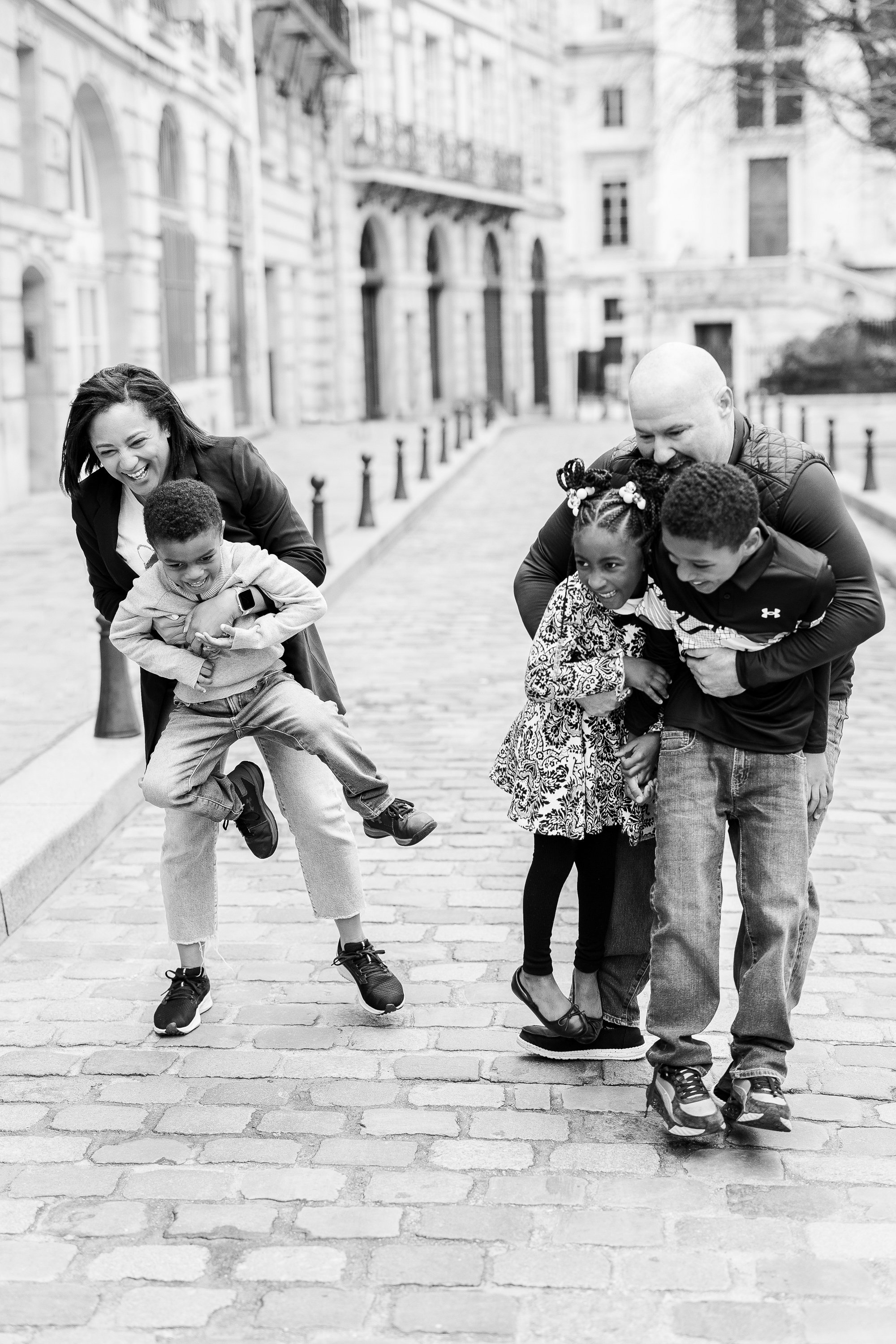 happy-Paris-family-photographer-katie-donnelly-photography-014.jpg