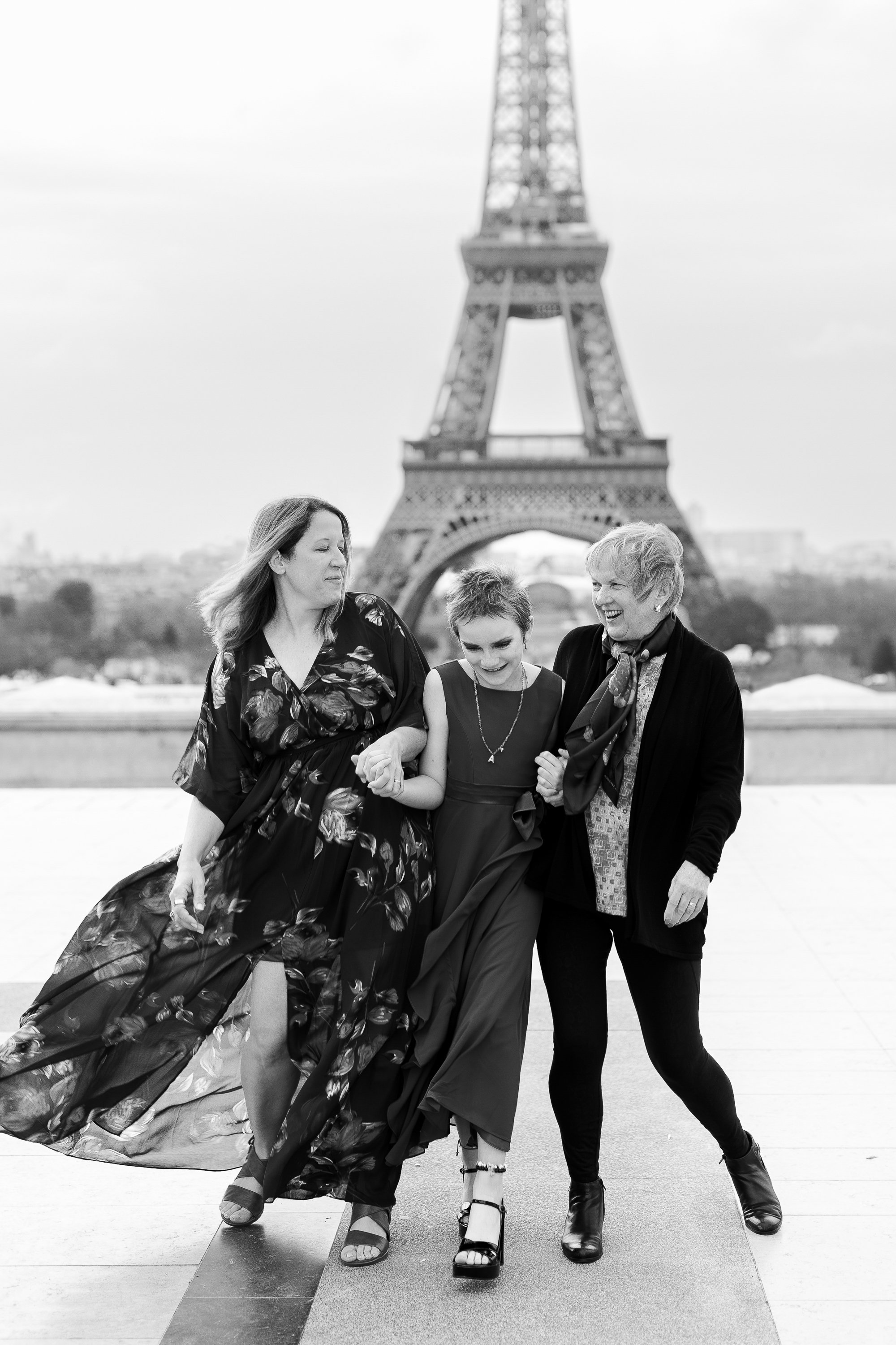happy-Paris-family-photographer-katie-donnelly-photography-023.jpg