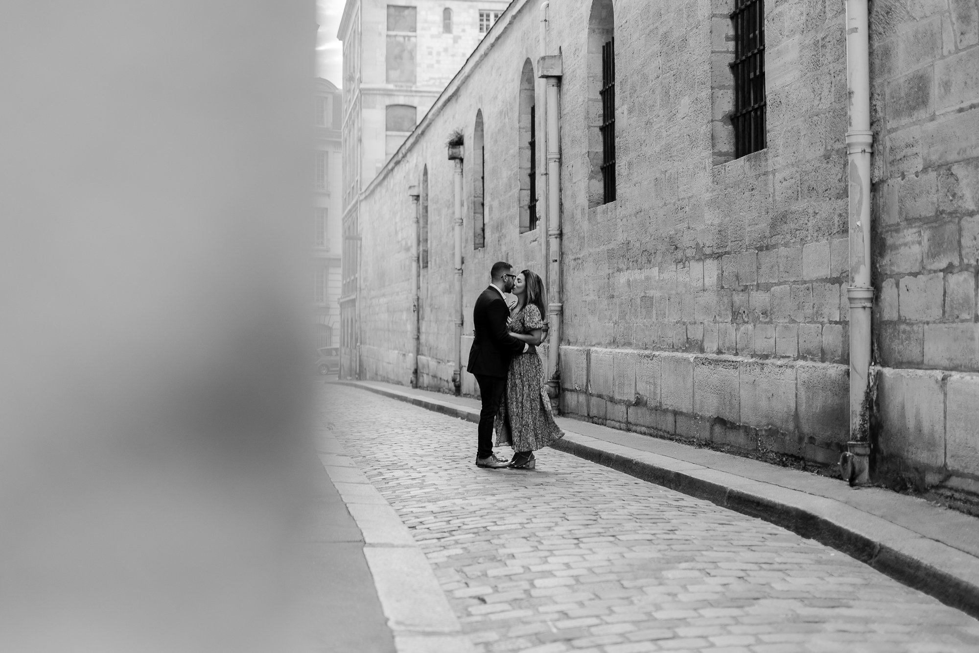 paris-couple-photographer-10-year-anniversary-emily-in-paris-5eme-019.jpg