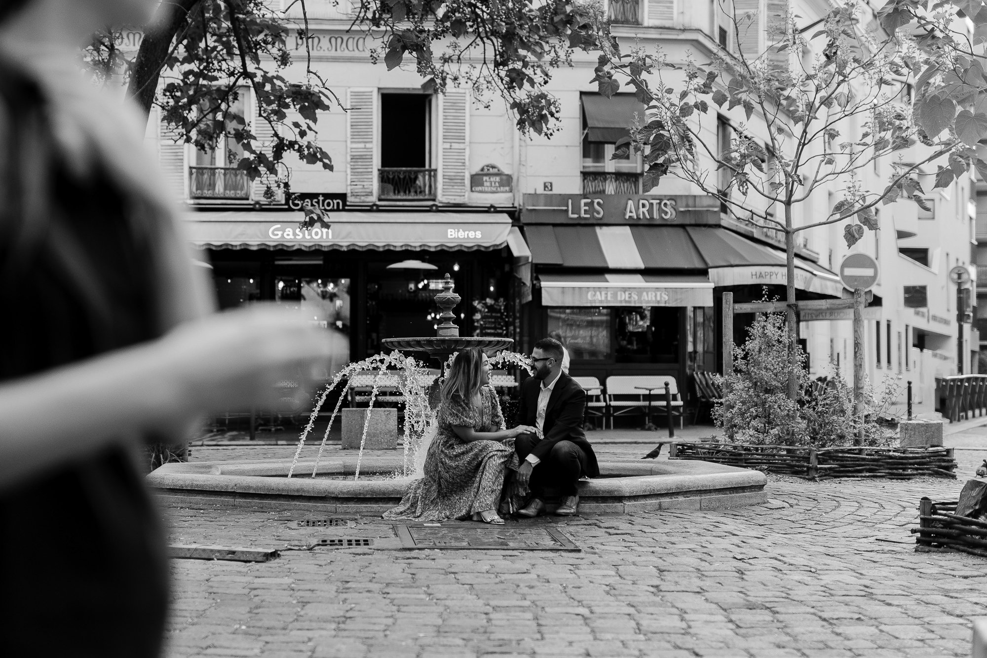 paris-couple-photographer-10-year-anniversary-emily-in-paris-5eme-023.jpg