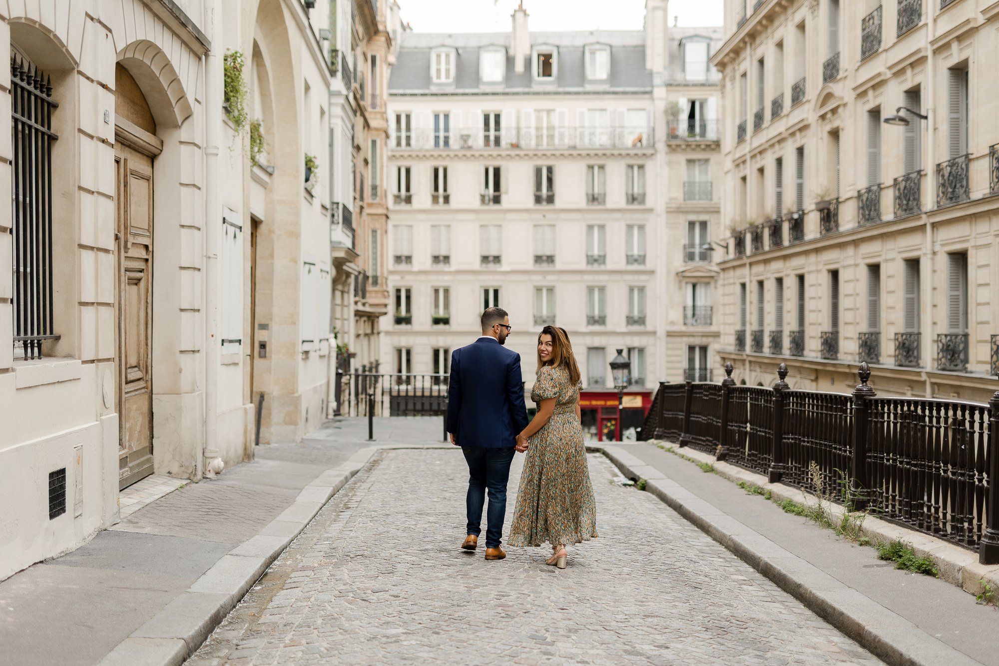 paris-couple-photographer-10-year-anniversary-emily-in-paris-5eme-032.jpg