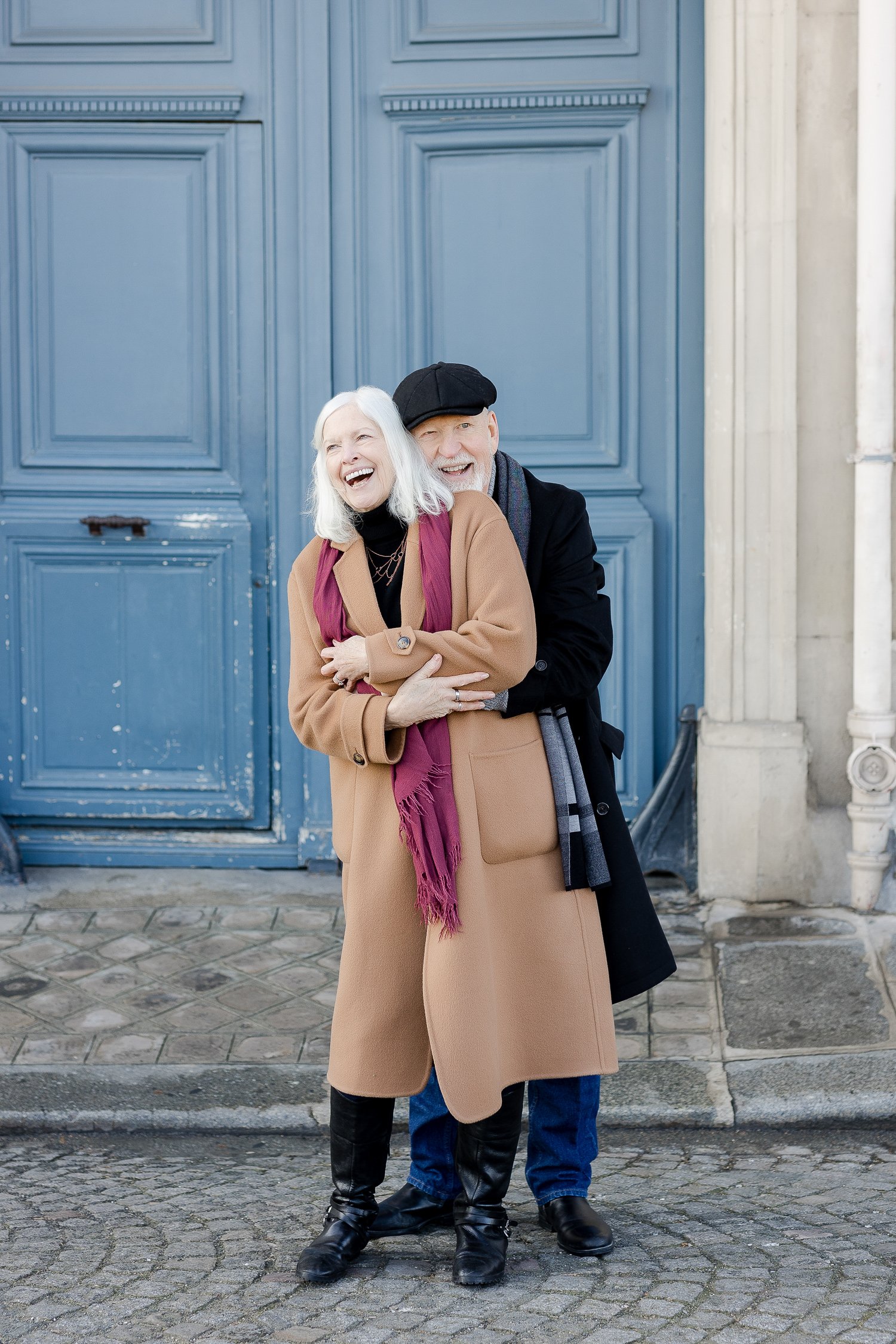 paris-couple-photographer-ile saint louis-honeymoon-048.jpg