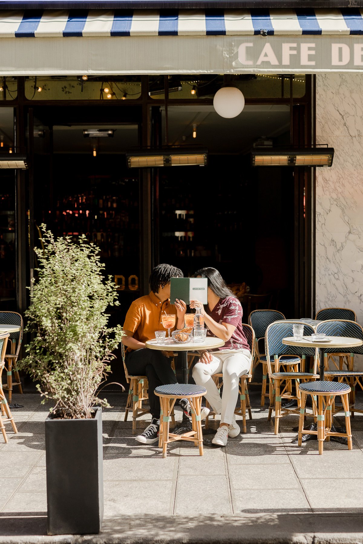 Paris-couple-photographer-gay-friendly-katie-donnelly-photography-037.jpg