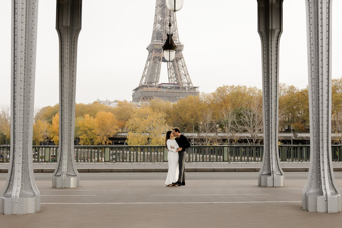 paris-couple-photographer-winter-eiffel-tower-photo-shoot-015.jpg