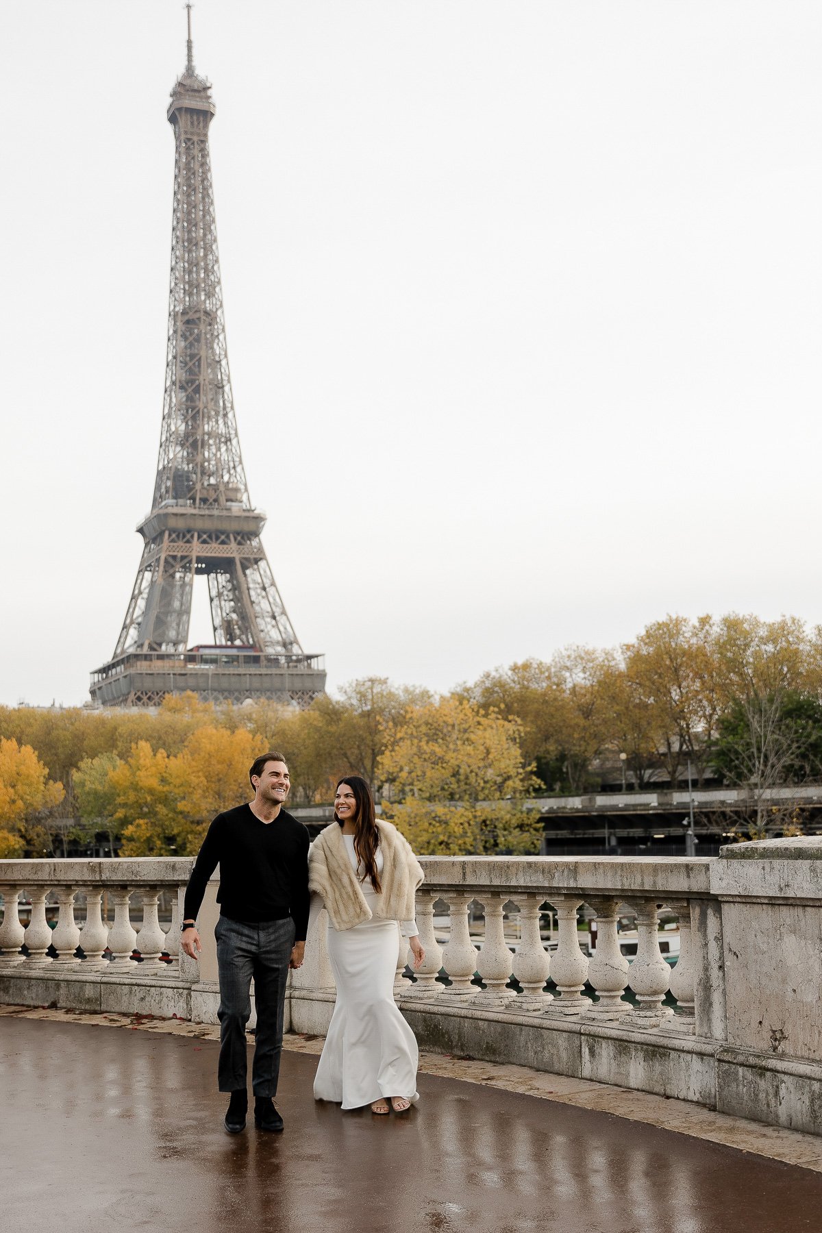 paris-couple-photographer-winter-eiffel-tower-photo-shoot-010.jpg