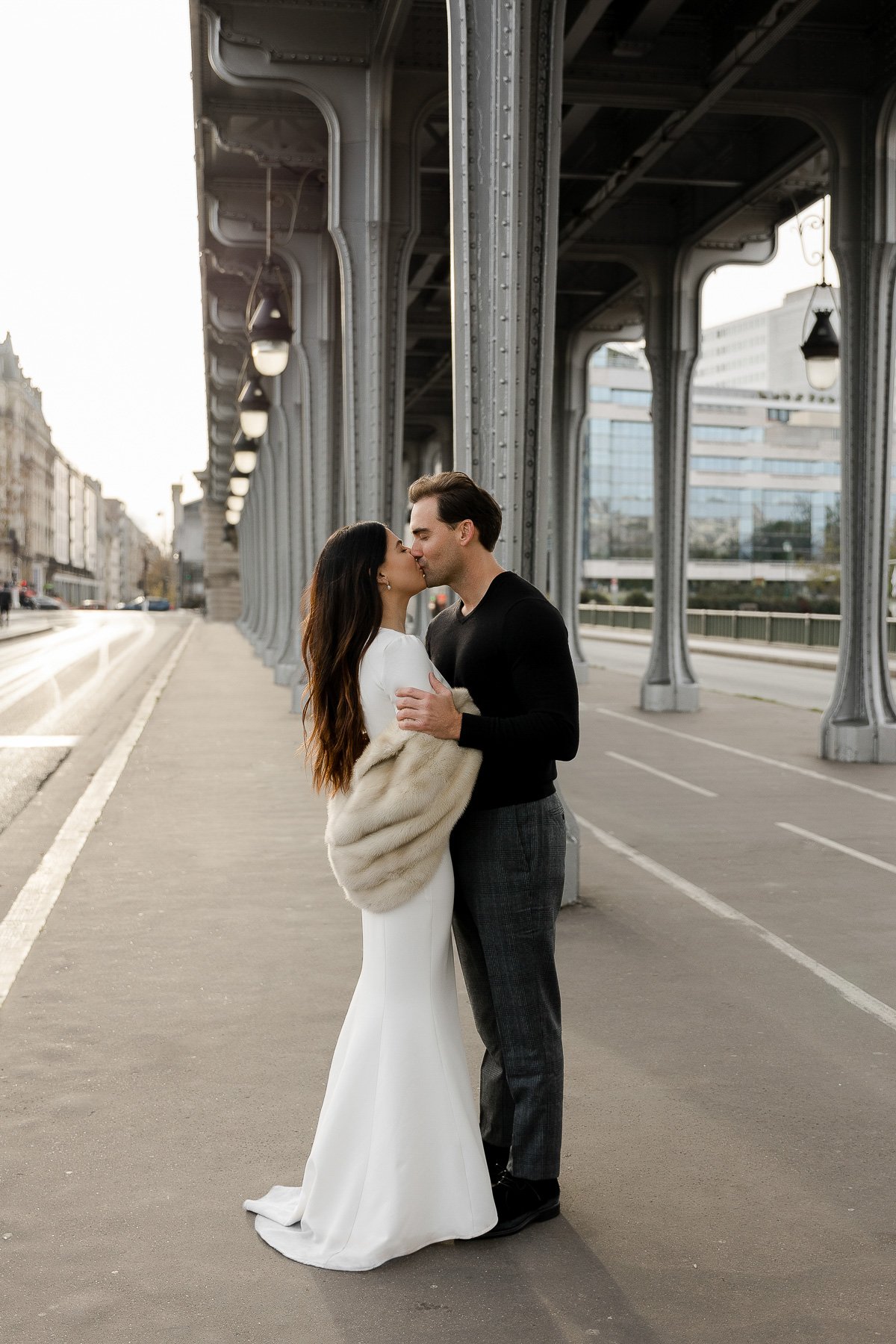 paris-couple-photographer-winter-eiffel-tower-photo-shoot-023.jpg