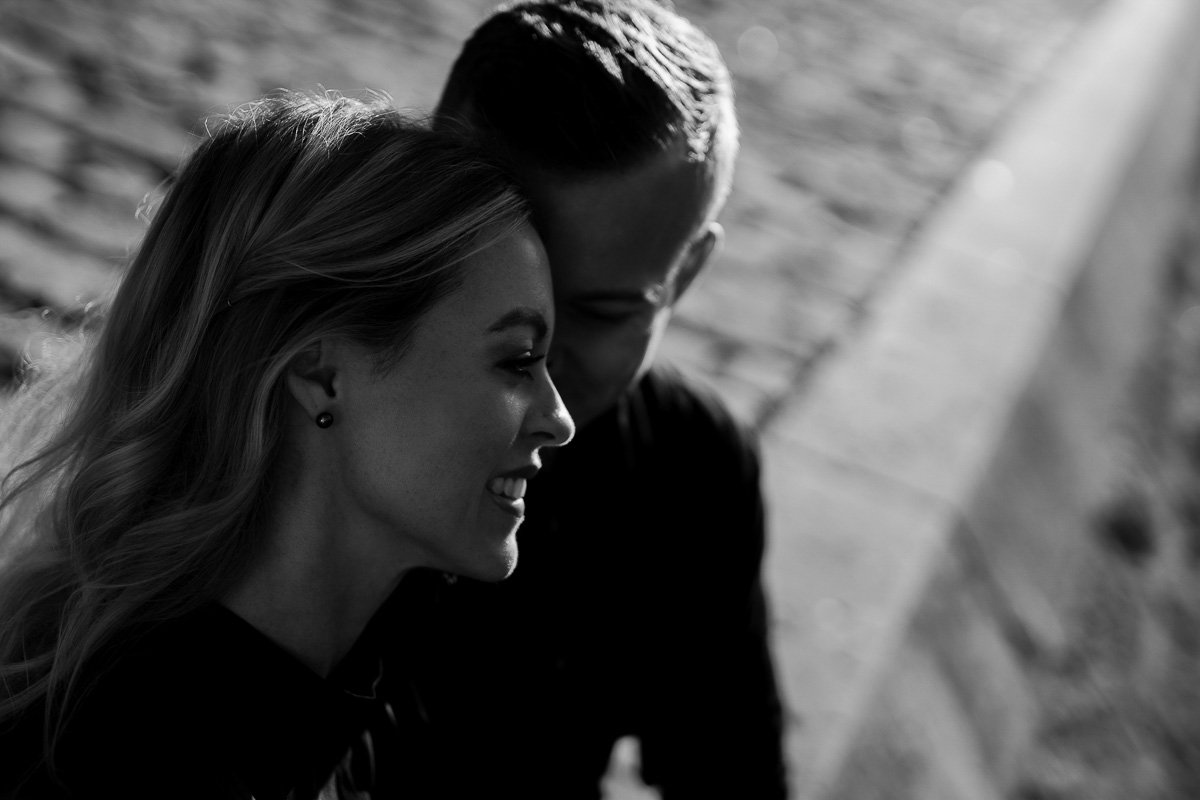 paris-couple-photographer-winter-pont-neuf-photo-shoot-032.jpg