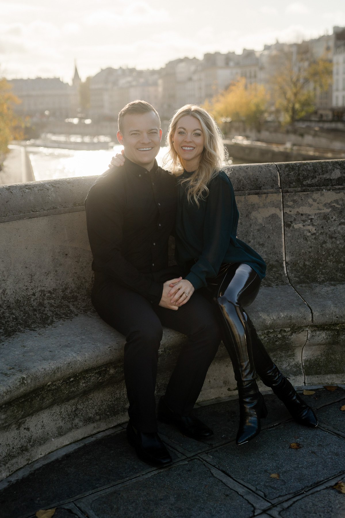 paris-couple-photographer-winter-pont-neuf-photo-shoot-045.jpg