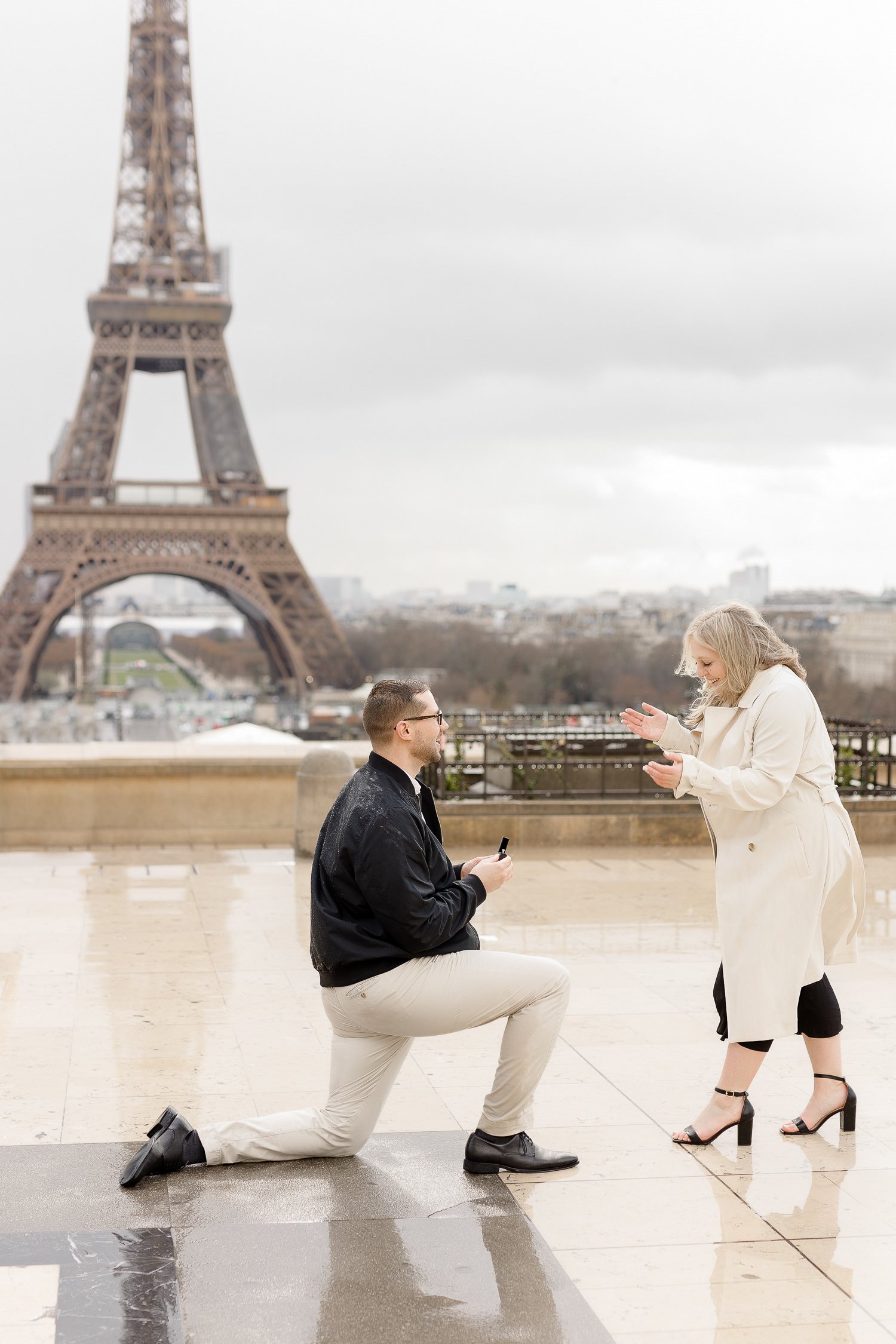 paris-proposal-photographer-rainy-trocadero-eiffel-tower-2.jpg