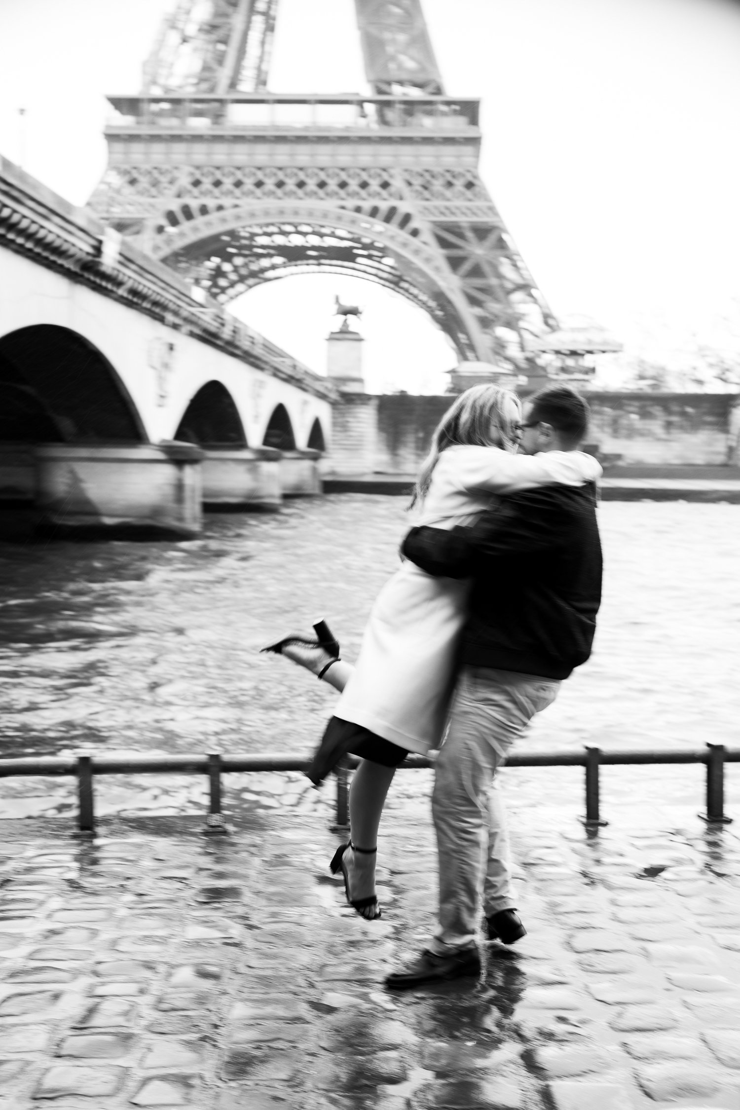 paris-proposal-photographer-rainy-trocadero-eiffel-tower-13.jpg