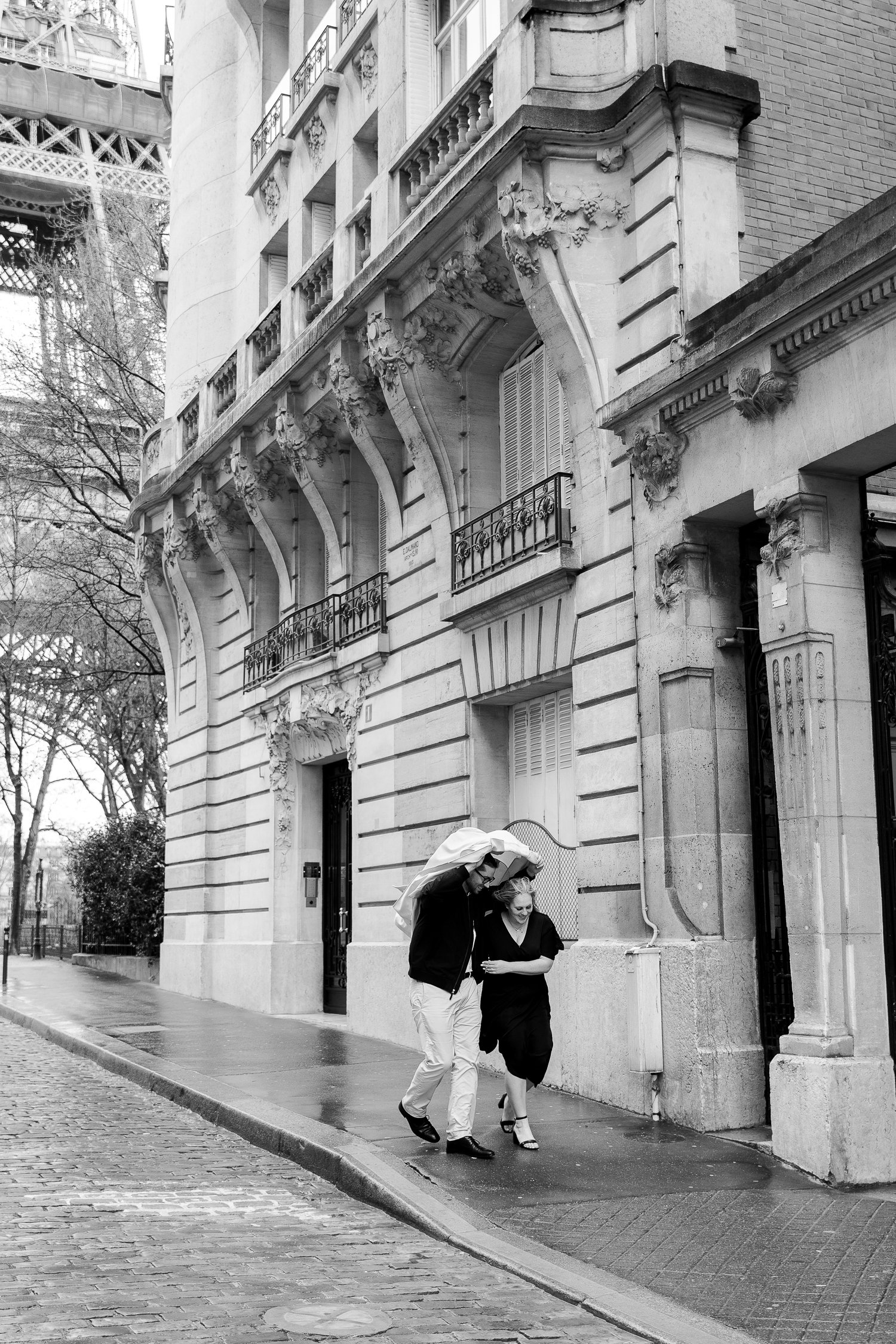 paris-proposal-photographer-rainy-trocadero-eiffel-tower-16.jpg