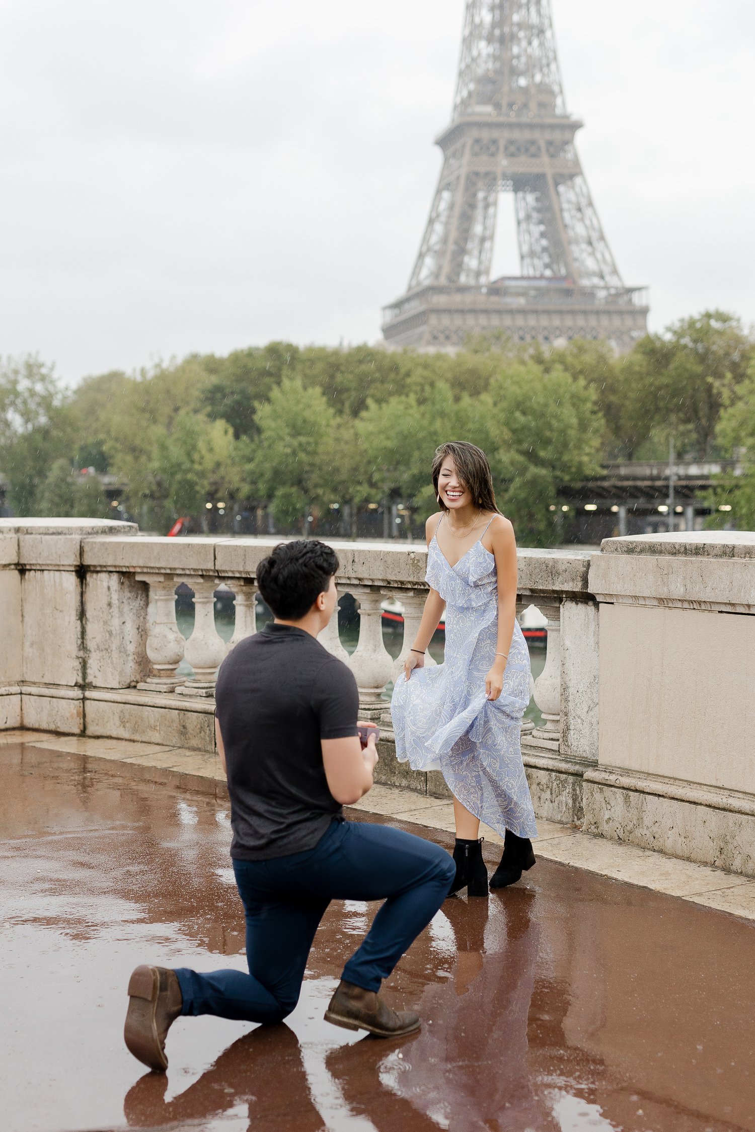 paris-proposal-photographer-rainy-eiffel-tower-1.jpg