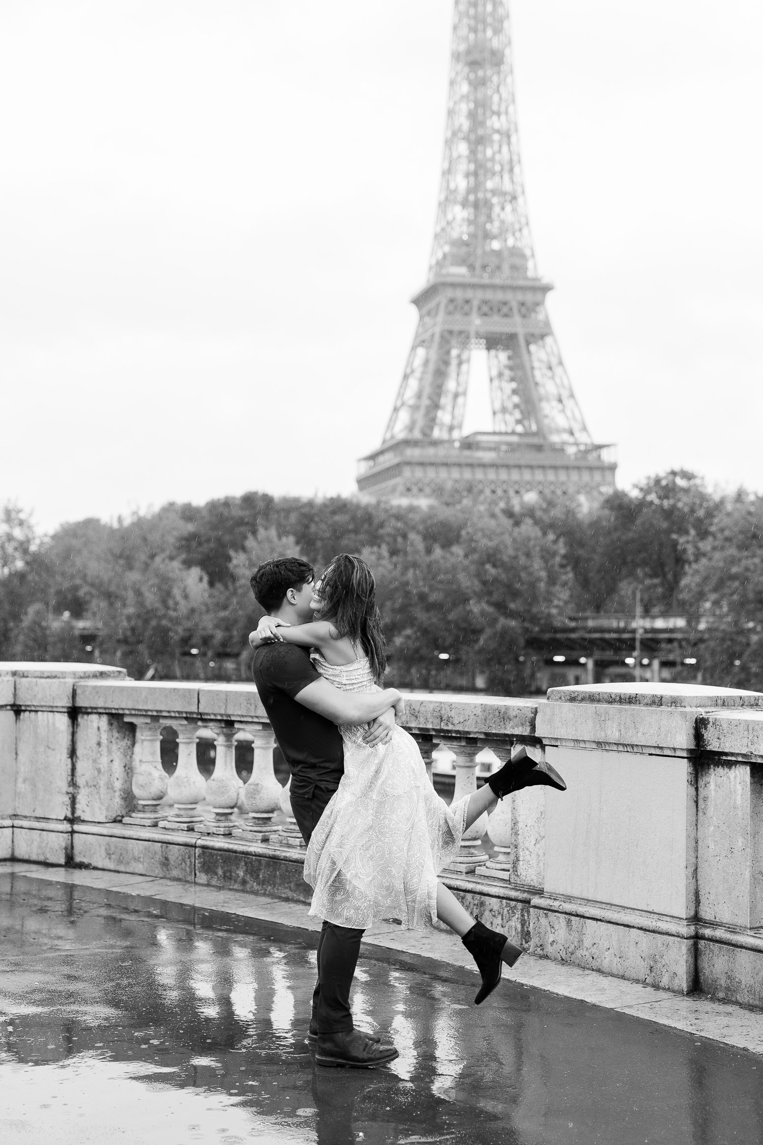paris-proposal-photographer-rainy-eiffel-tower-6.jpg