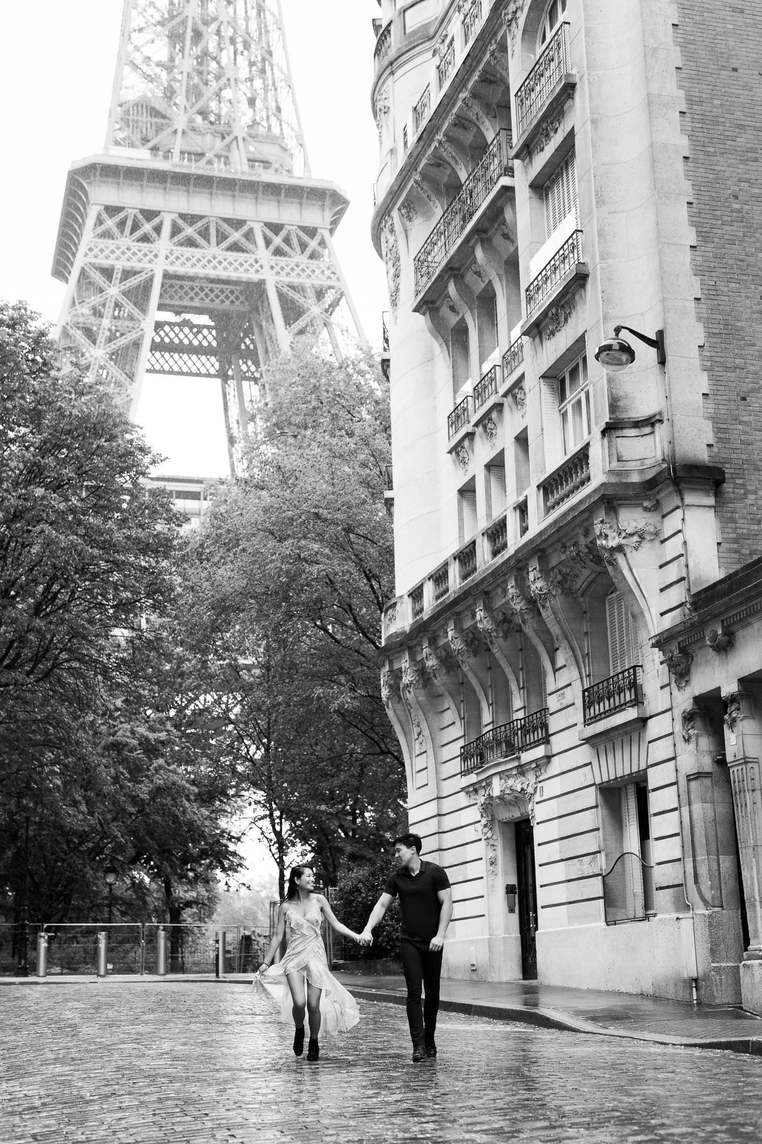 paris-proposal-photographer-rainy-eiffel-tower-9.jpg
