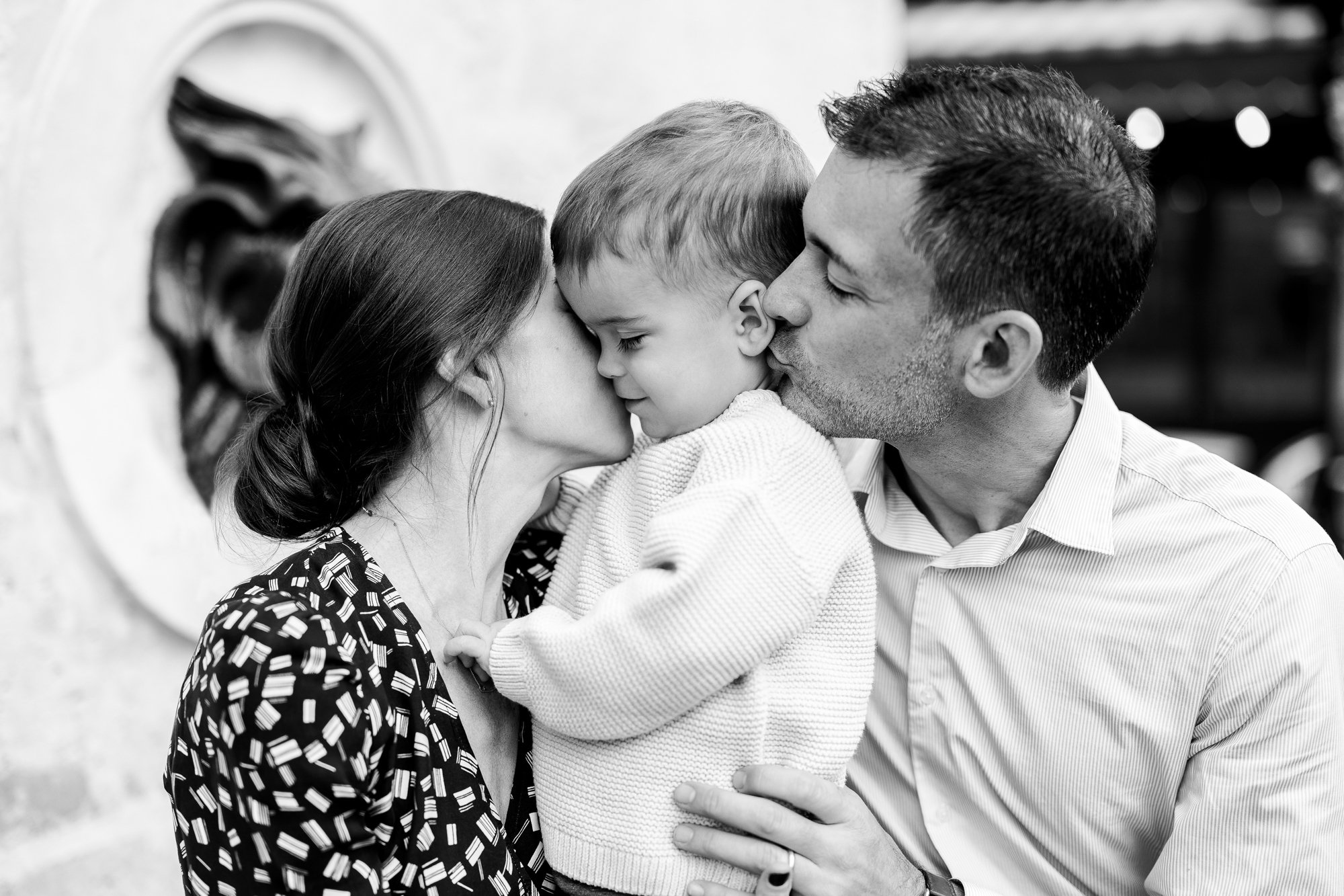 family-photoshoot-paris-market-flowers-3.jpg