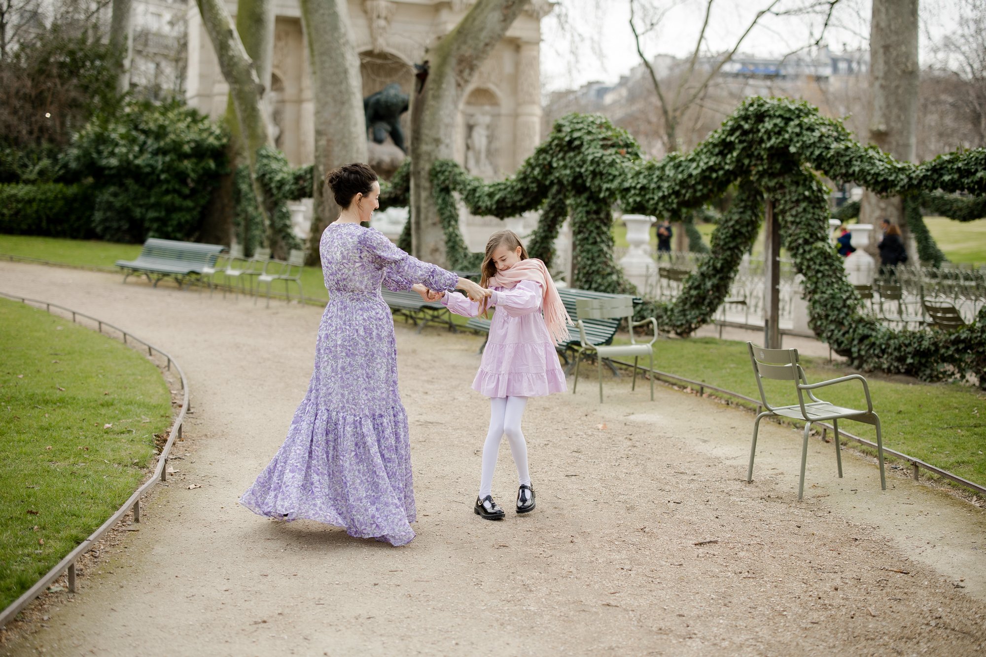 mother-daughter-photo-shoot-ideas-paris-photographer-4.jpg