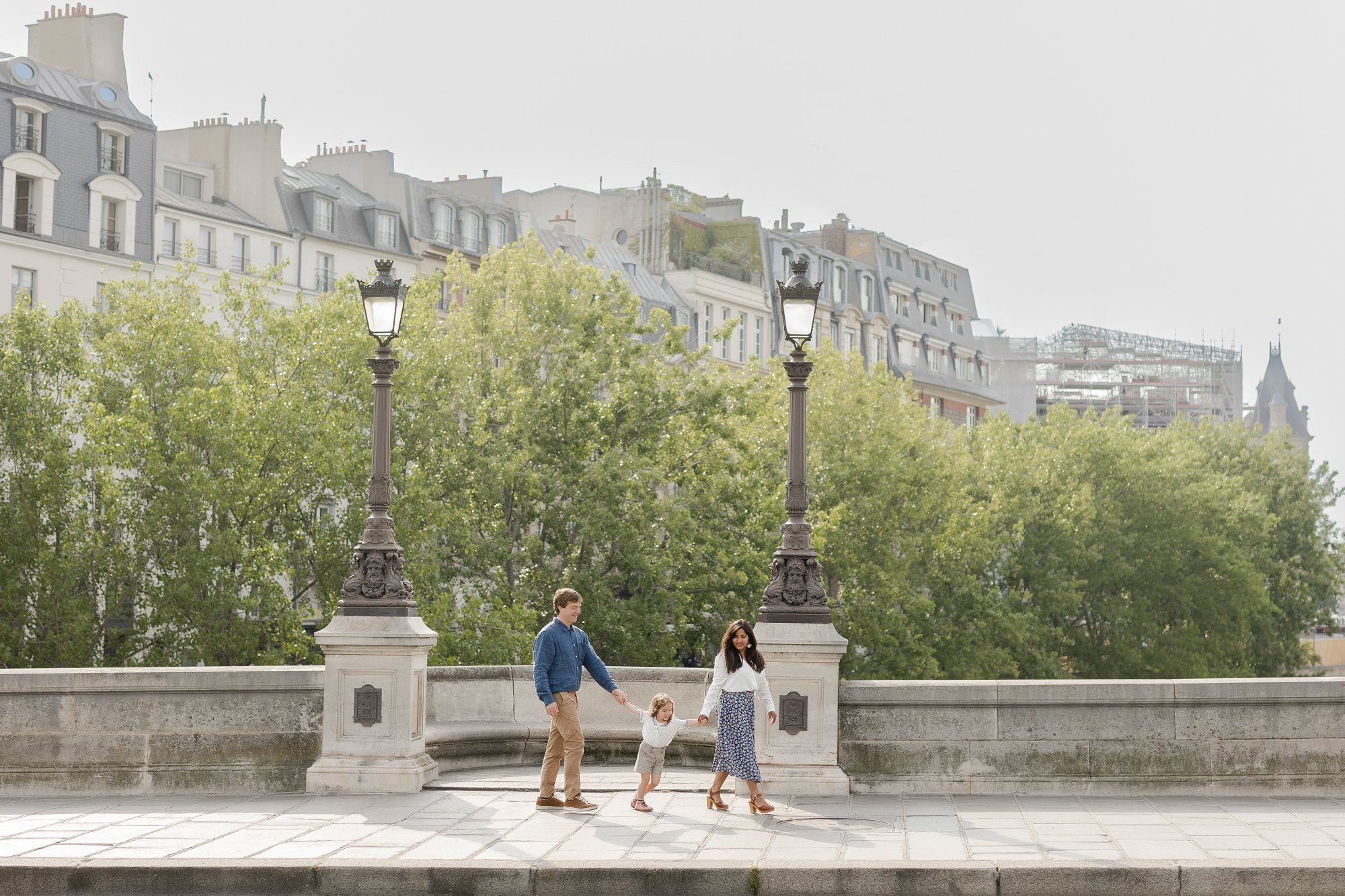 family photographer in Paris-11.jpg