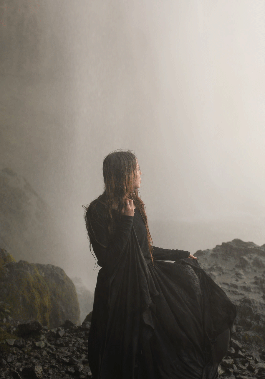waterfall-portrait-in-iceland.gif
