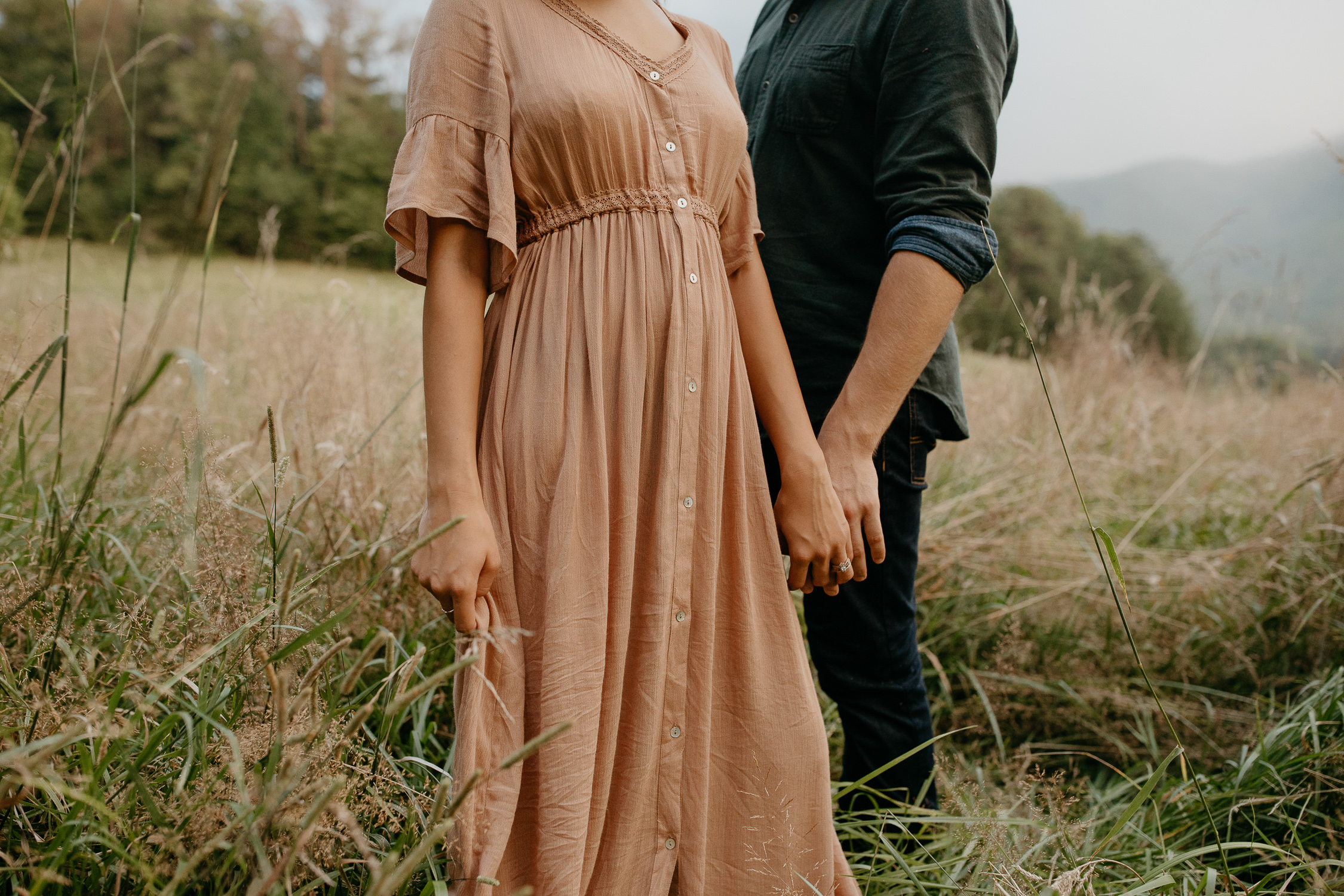 ariannamtorres and isaac engagement session at cades cove smoky mountains elopement-96.jpg
