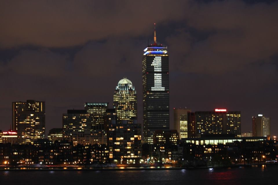    Boston Marathon 2013 |  Prudential tower lit in support of The One Fund  