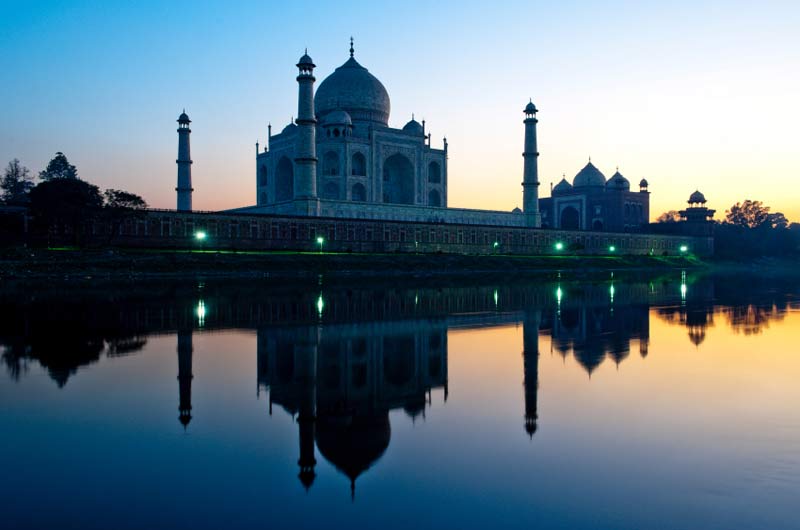 India_travel_adapters_taj_mahal_over_water.jpg