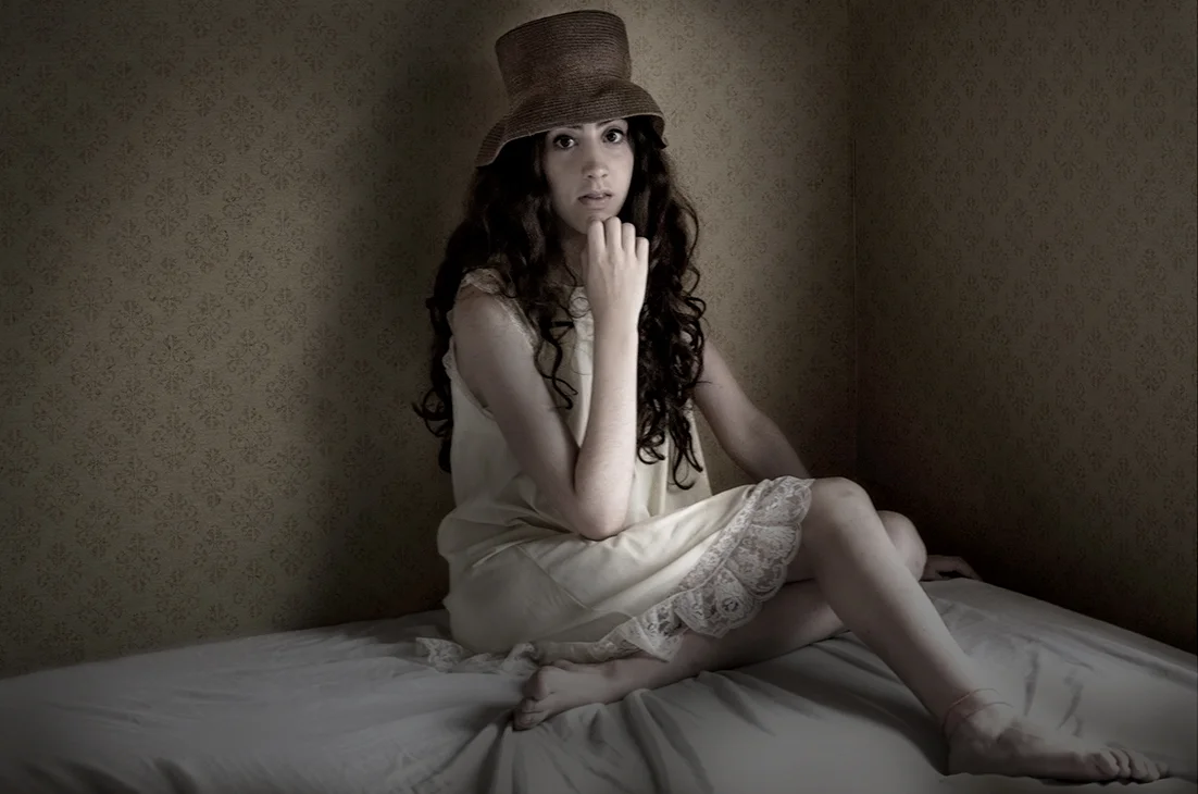isadora hatA.jpg