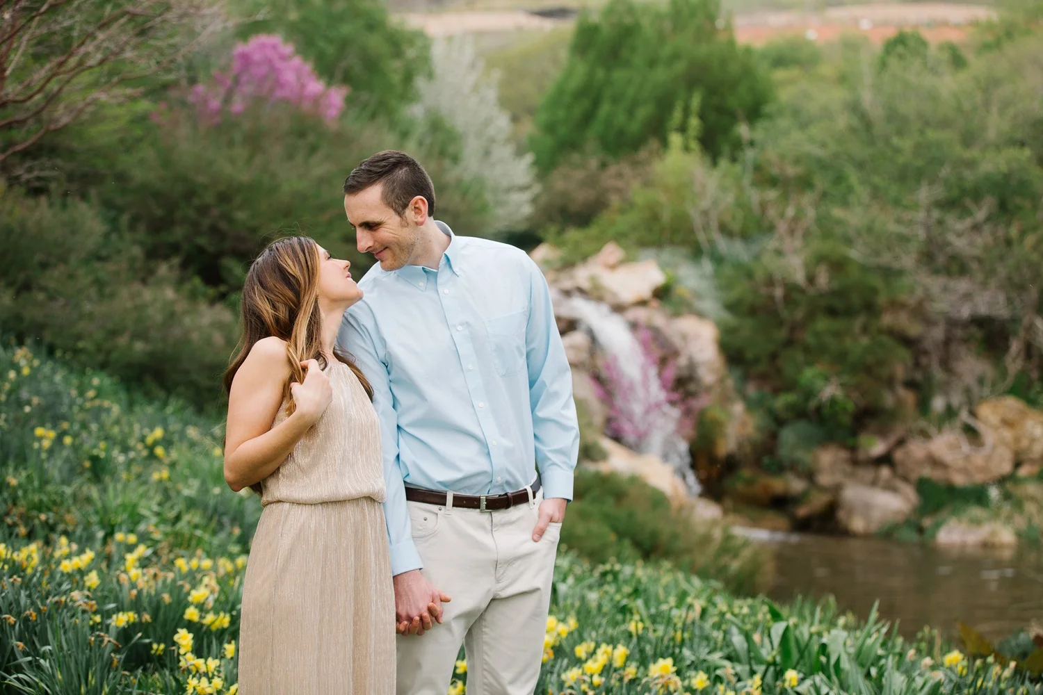 What should I wear to my engagement session?  Utah Wedding Photographer |  Jamie Tervort Photography