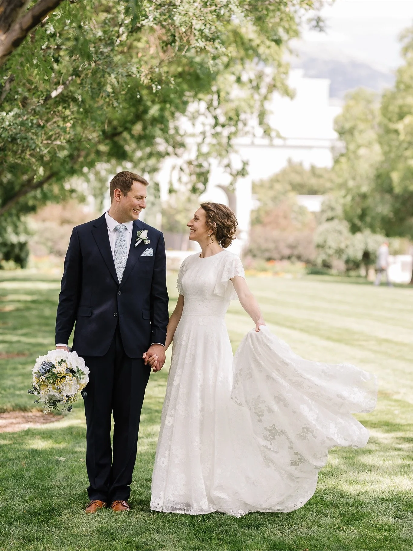 Haley and Tyler&rsquo;s summer wedding was so beautiful. I loved Tyler&rsquo;s speech he gave at their reception, I loved their super fun dance party and I love that they found each other! &bull;
&bull;
&bull;
&bull;
 #bridals #utahbridals #jamieterv