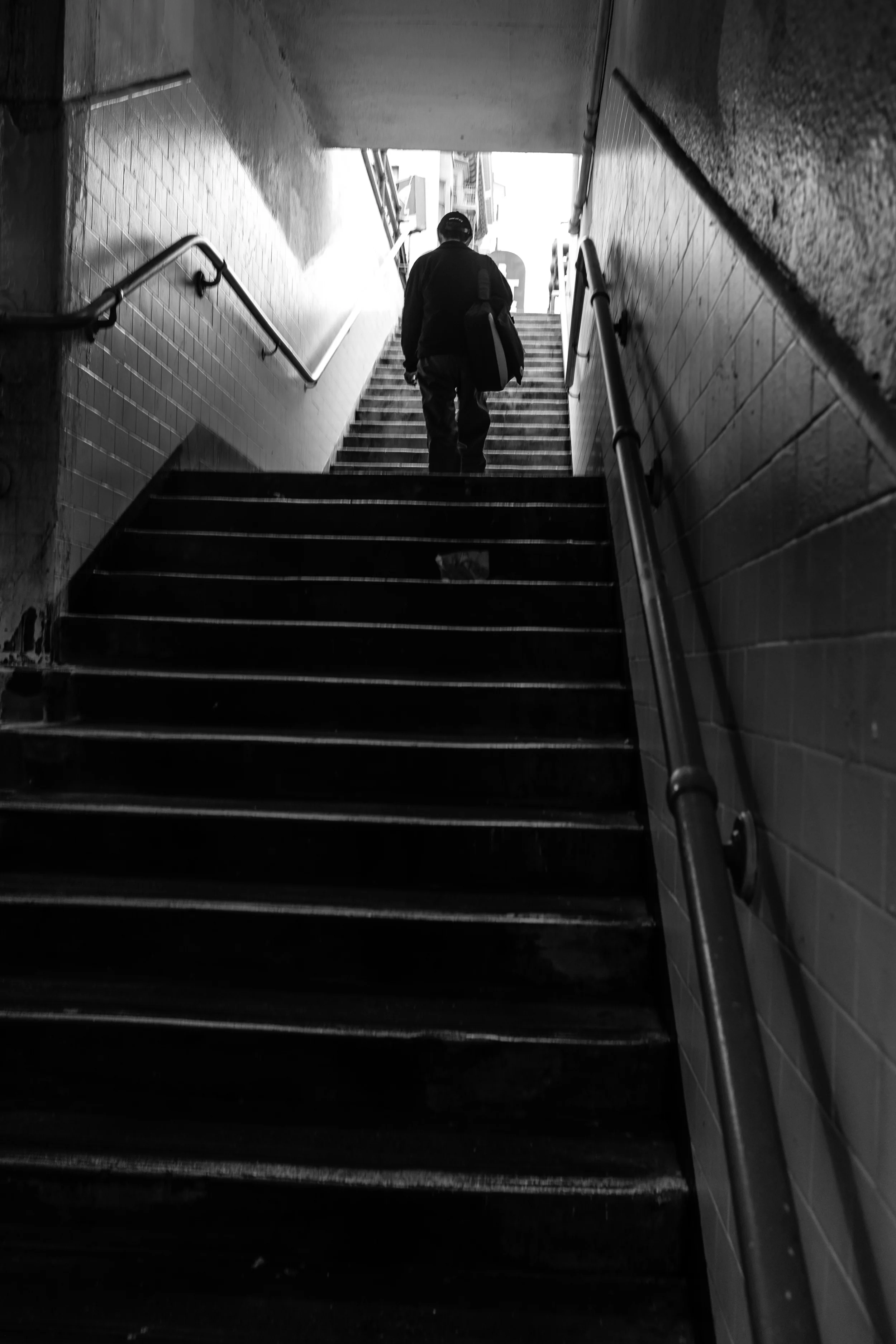 Silhouette, Stockton St. San Francisco, CA Fuji X100T