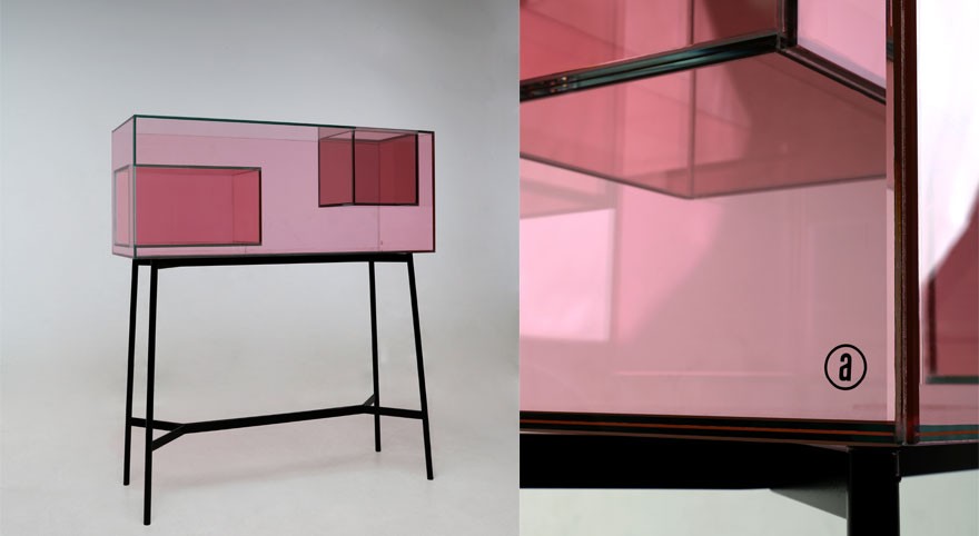  Ablehne Reschke’s ‘Floating Boxes’ display cabinet in rose coloured glass. Reschke was shortlisted in the Pure Talents competition at imm Cologne 2019. 