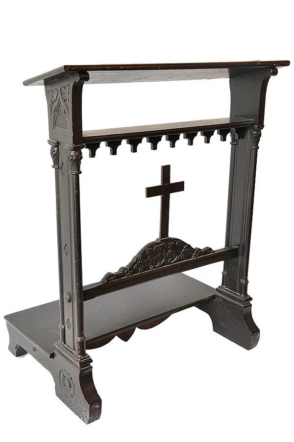 43332stationkneeler2.jpg