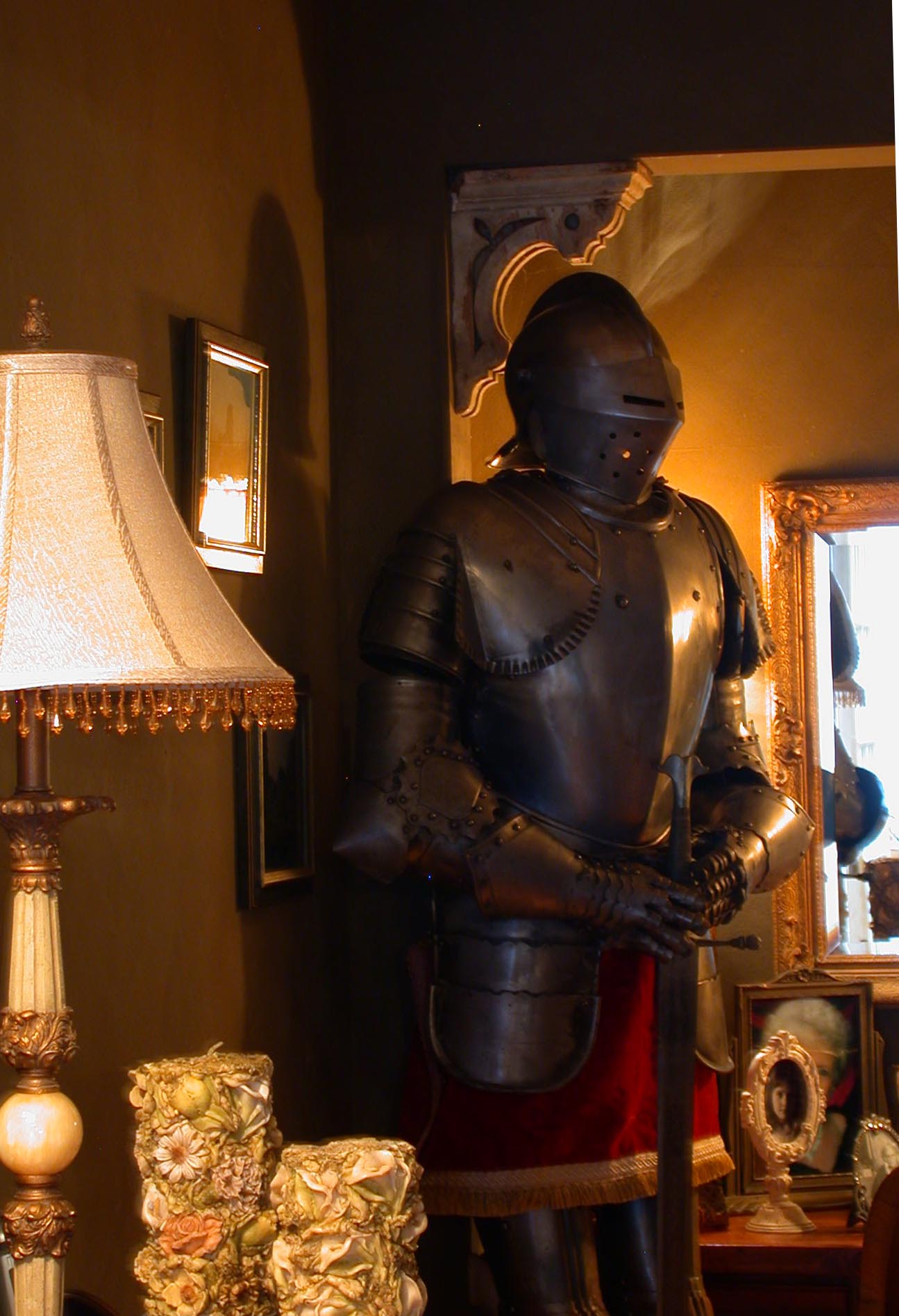 suit of armor 3.jpg