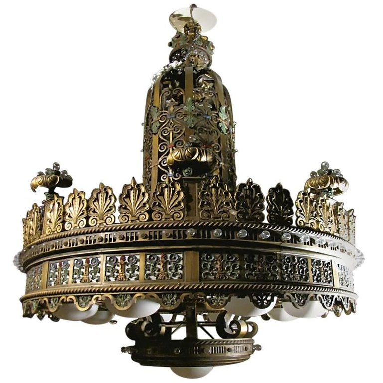 massive chandelier.jpg