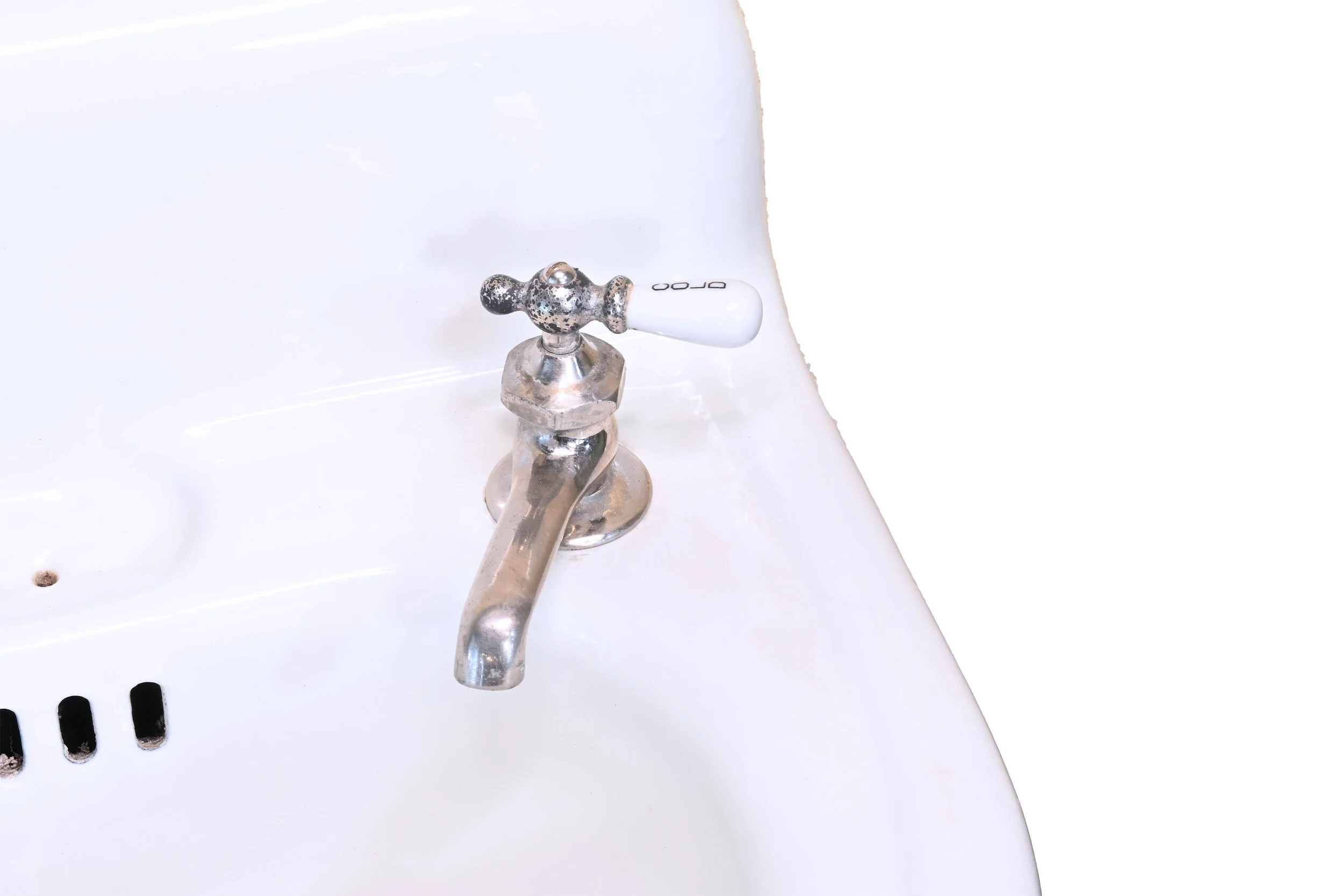 cast iron wall mount bath sinks — ARCHITECTURAL ANTIQUES