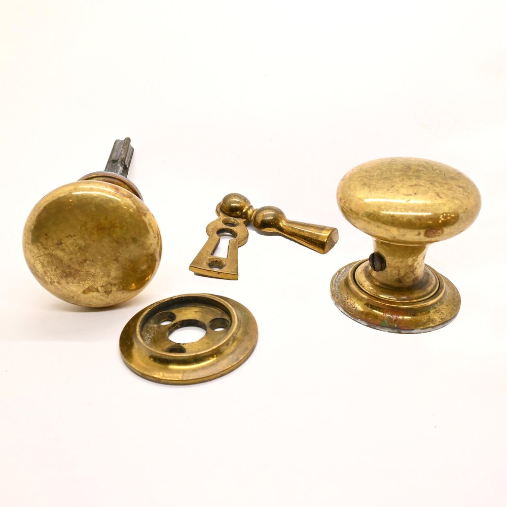 brass small knob lockset with keyhole — ARCHITECTURAL ANTIQUES