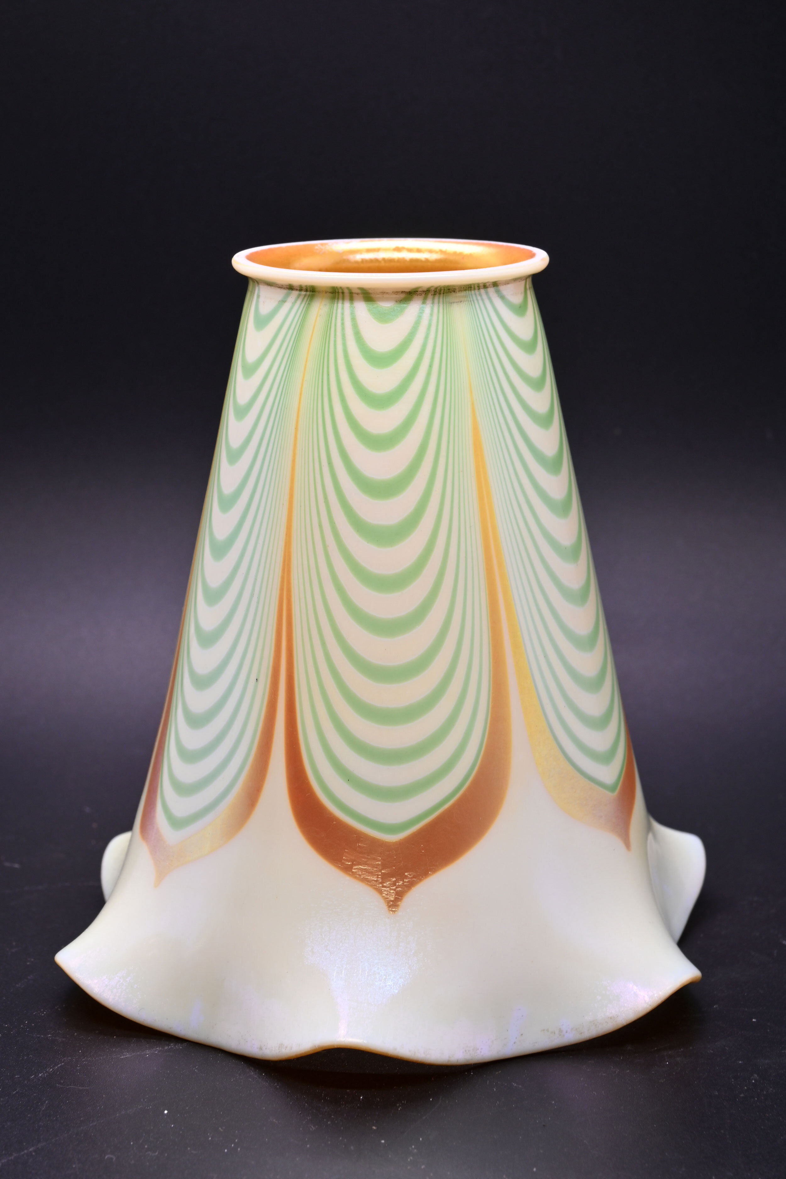 Green/Amber Teardrop Art Glass Ruffled Trumpet/Tulip Lamp Shade 1-1/2" Fitter 