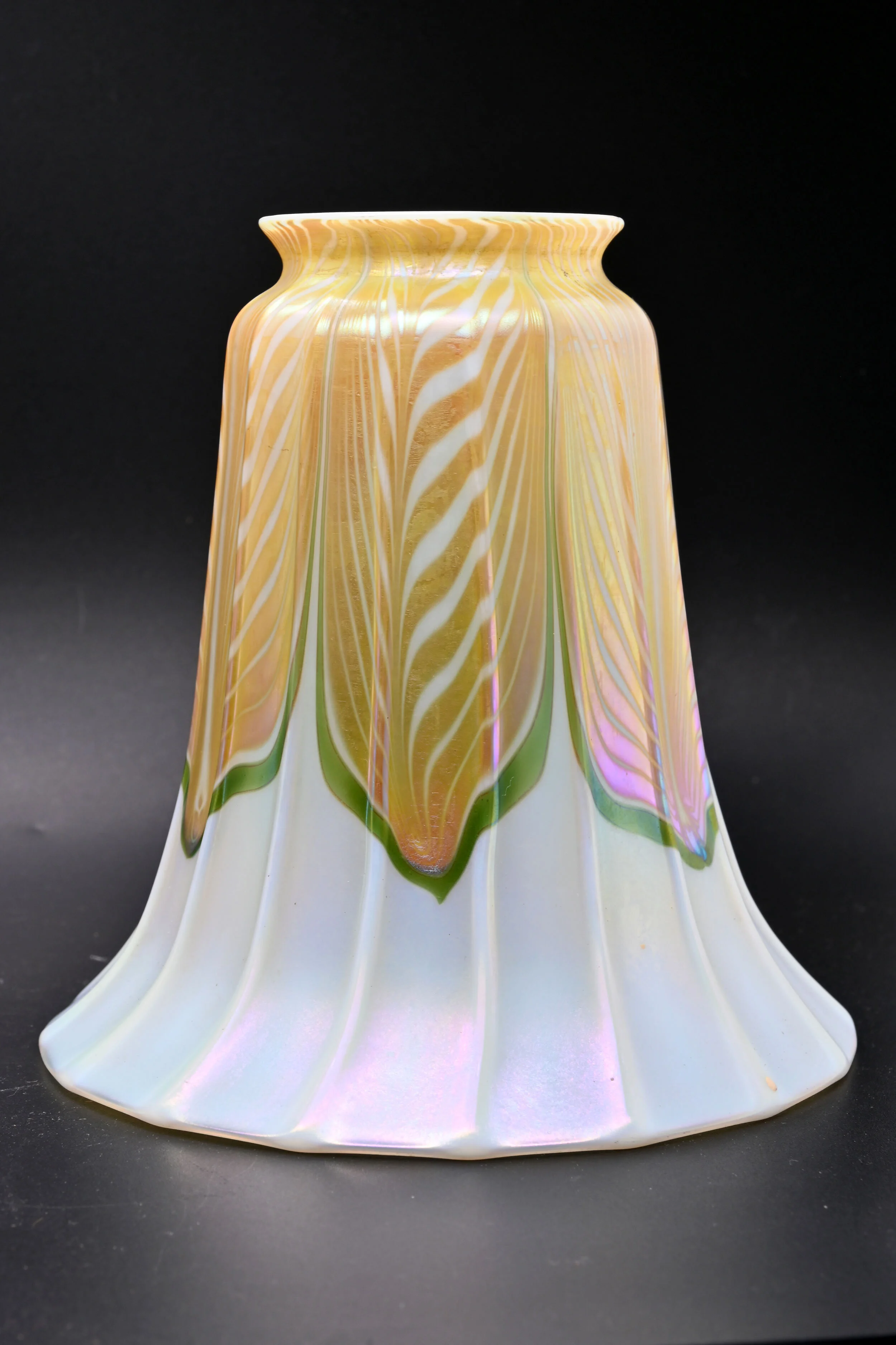 60027-quezal-ribbed-gold-pulled-feather-4.jpg