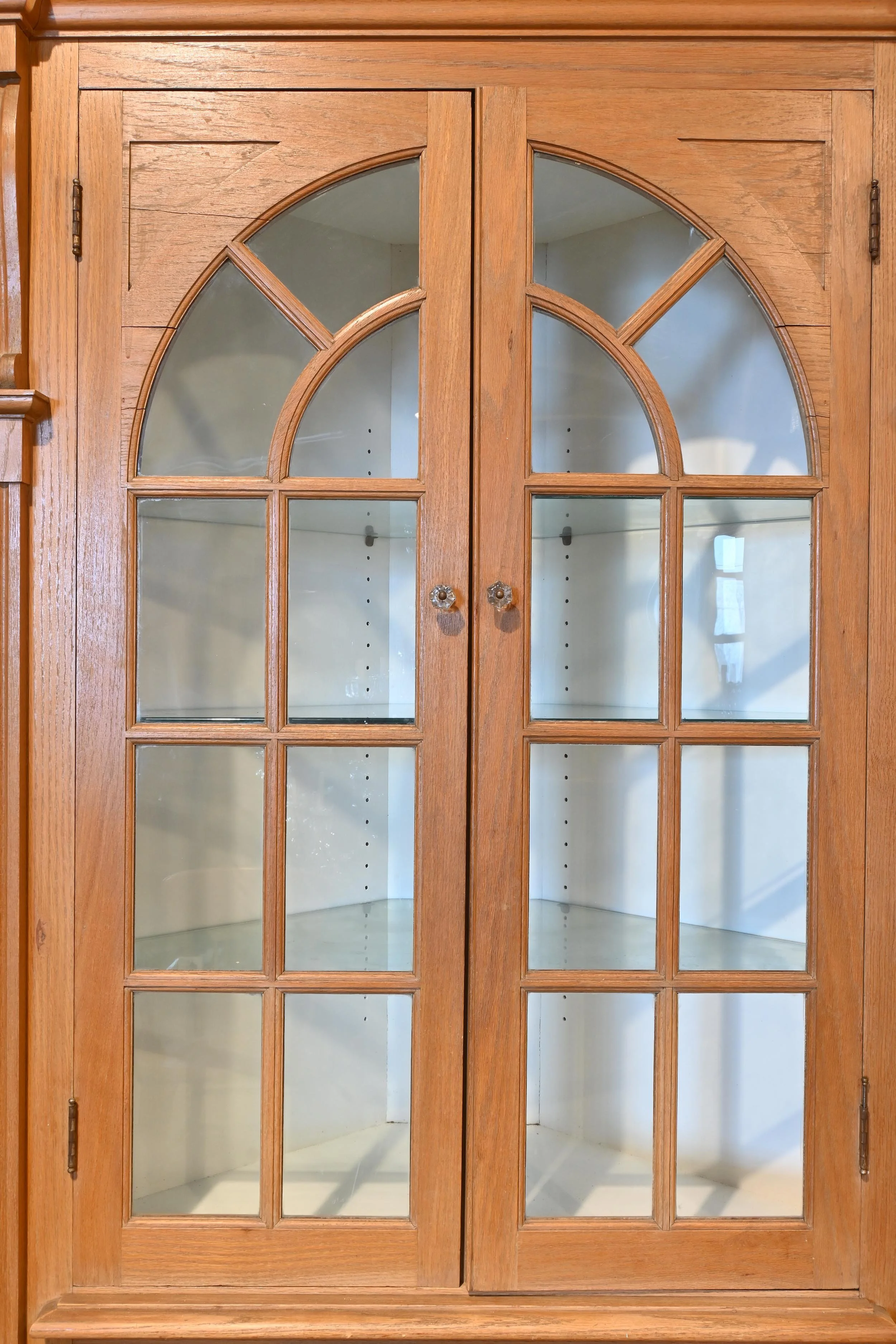 medium colored oak corner pair — ARCHITECTURAL ANTIQUES