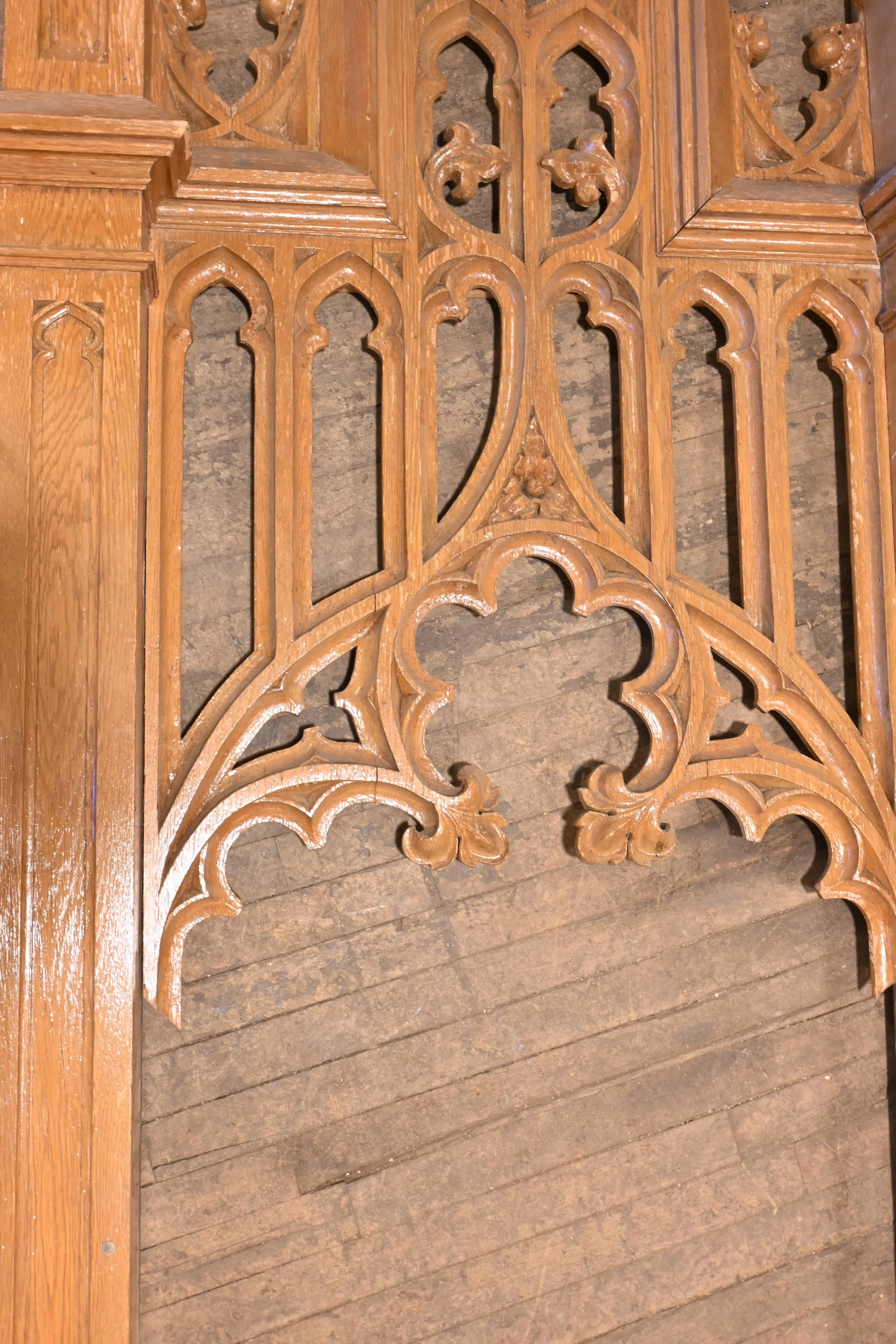 gothic detailed golden oak tracery — ARCHITECTURAL ANTIQUES