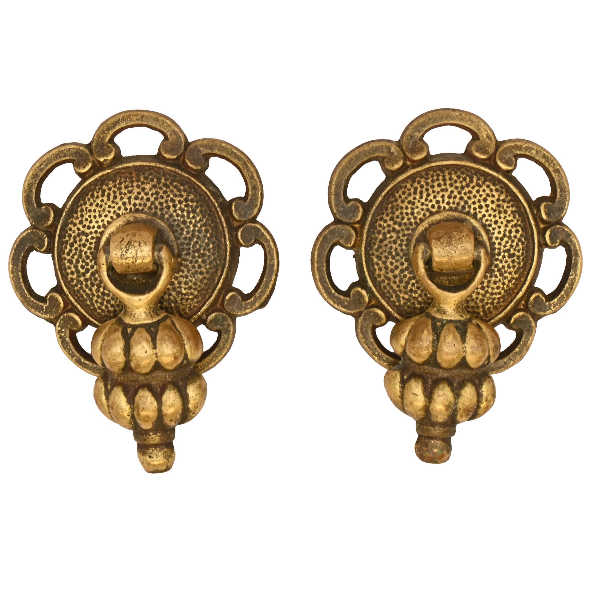 25626 cast brass drop pulls set 1.jpg