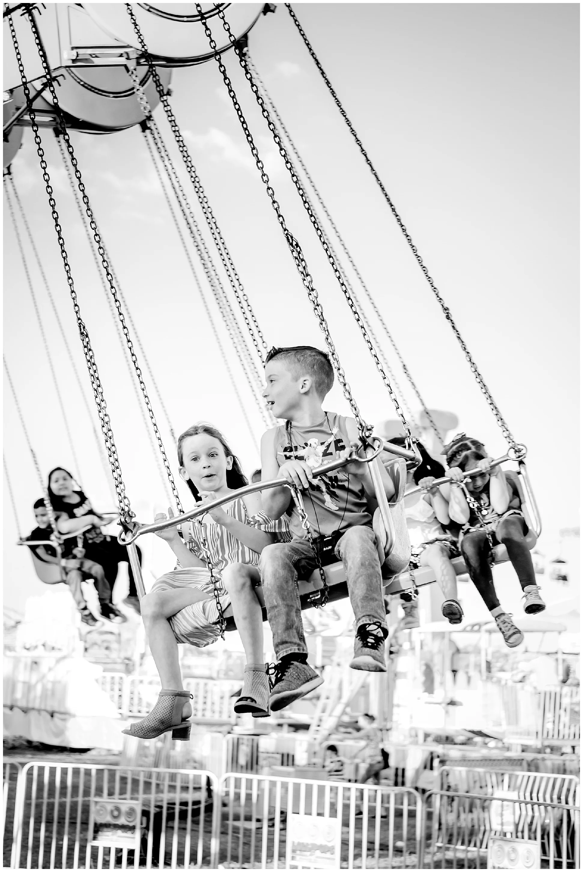 Tampa-colorful-fair-amusement park-dani family session_0011.jpg