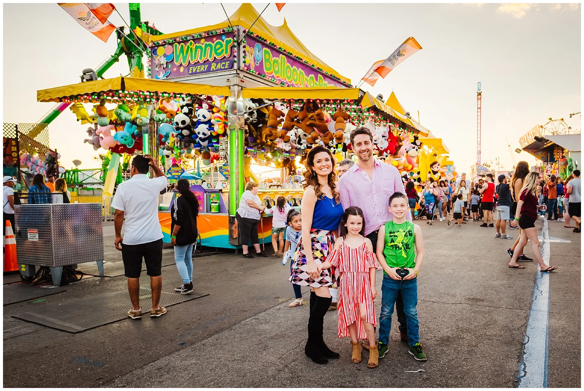 Tampa-colorful-fair-amusement park-dani family session_0019.jpg