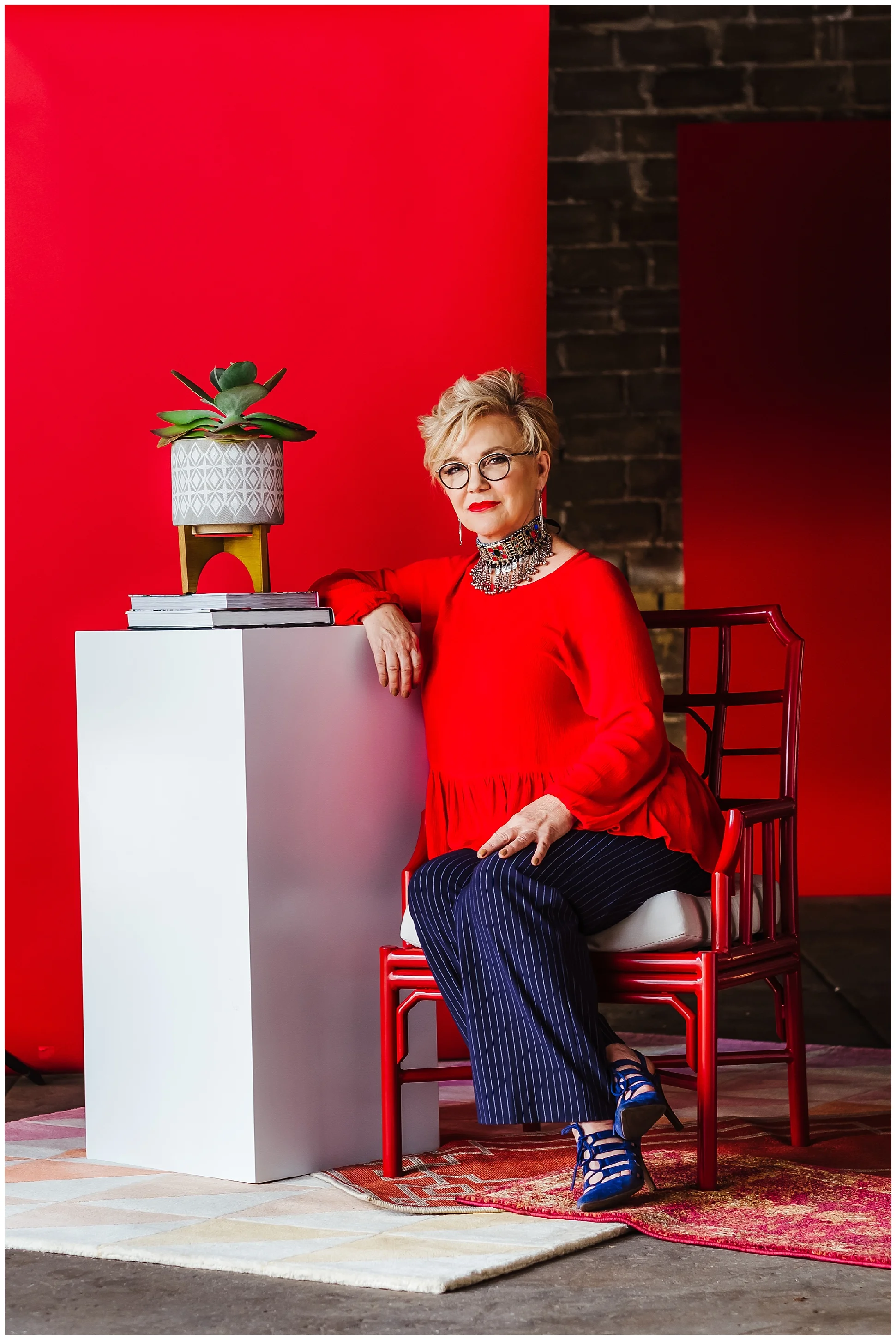 sophisticated-fun-colorful-interior design-headshots-inspiration_0005.jpg