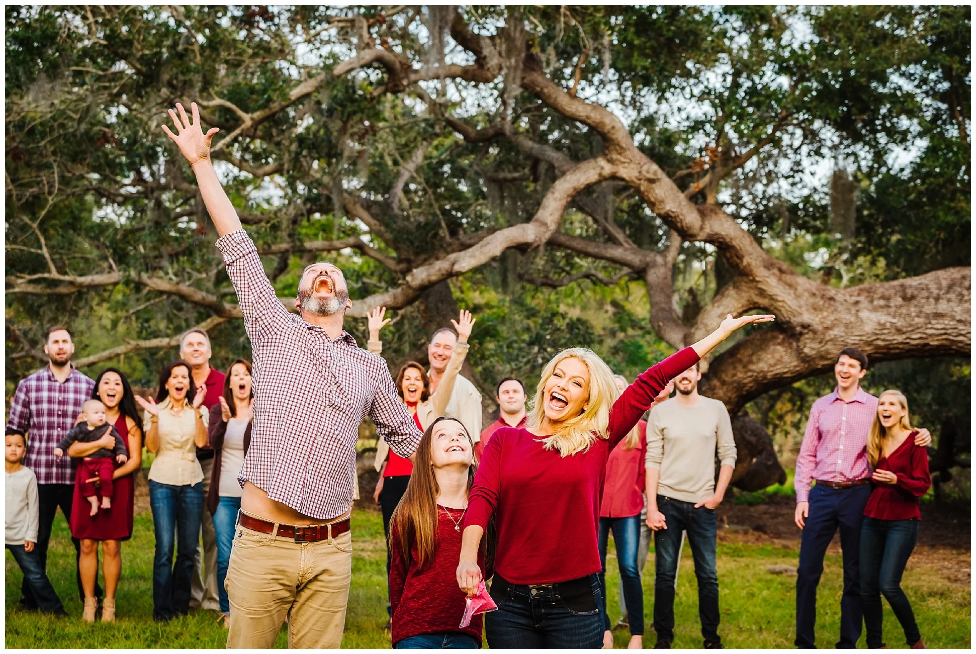 tampa-oak tree-park-holiday-gender reveal-family session_0041.jpg